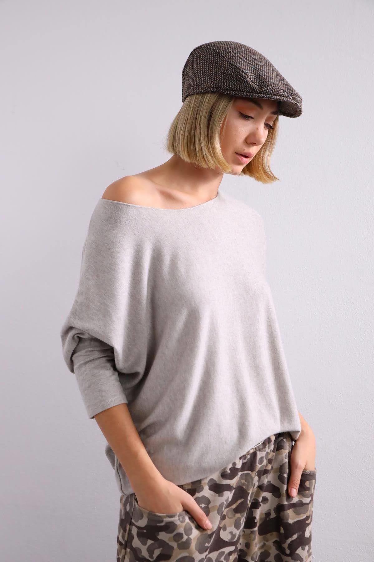 Krem Rengi Bisiklet Yaka Yarasa Kol Bluz - Şaman Butik Krem Rengi Bisiklet Yaka Yarasa Kol Bluz