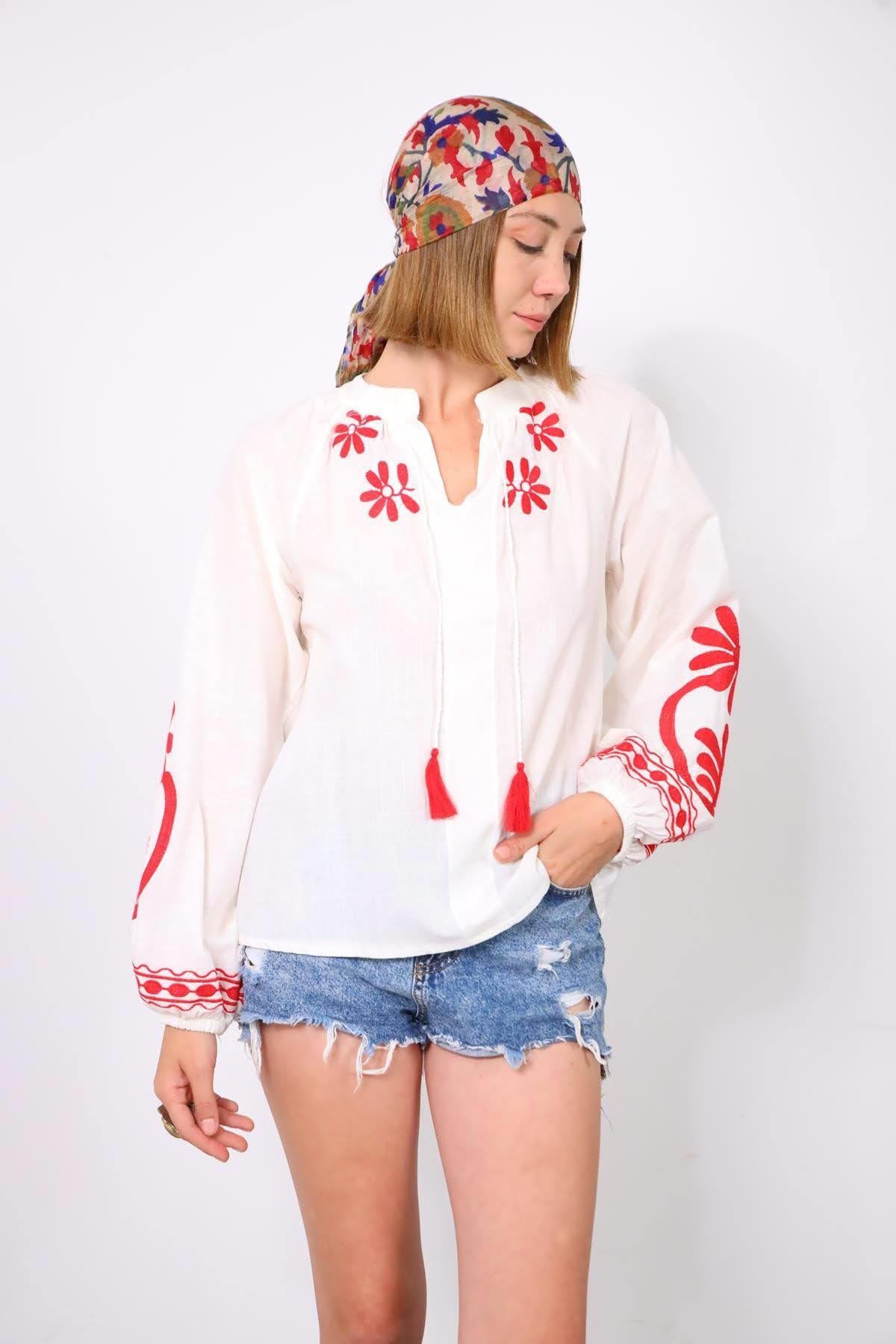 White Collar Cut Patterned Blouse White Collar Cut Patterned Blouse
