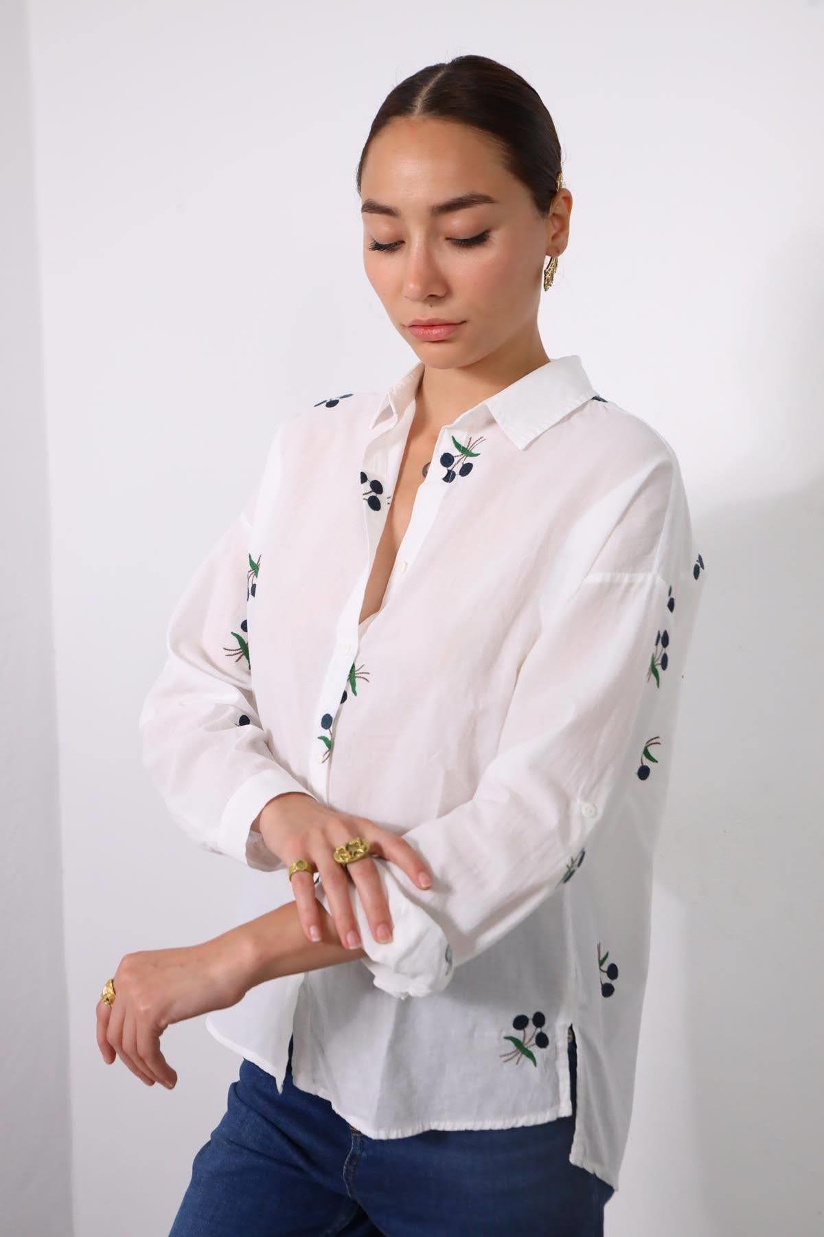Beyaz Nakışlı Yakalı Gömlek - Şaman Butik Beyaz Nakışlı Yakalı Gömlek