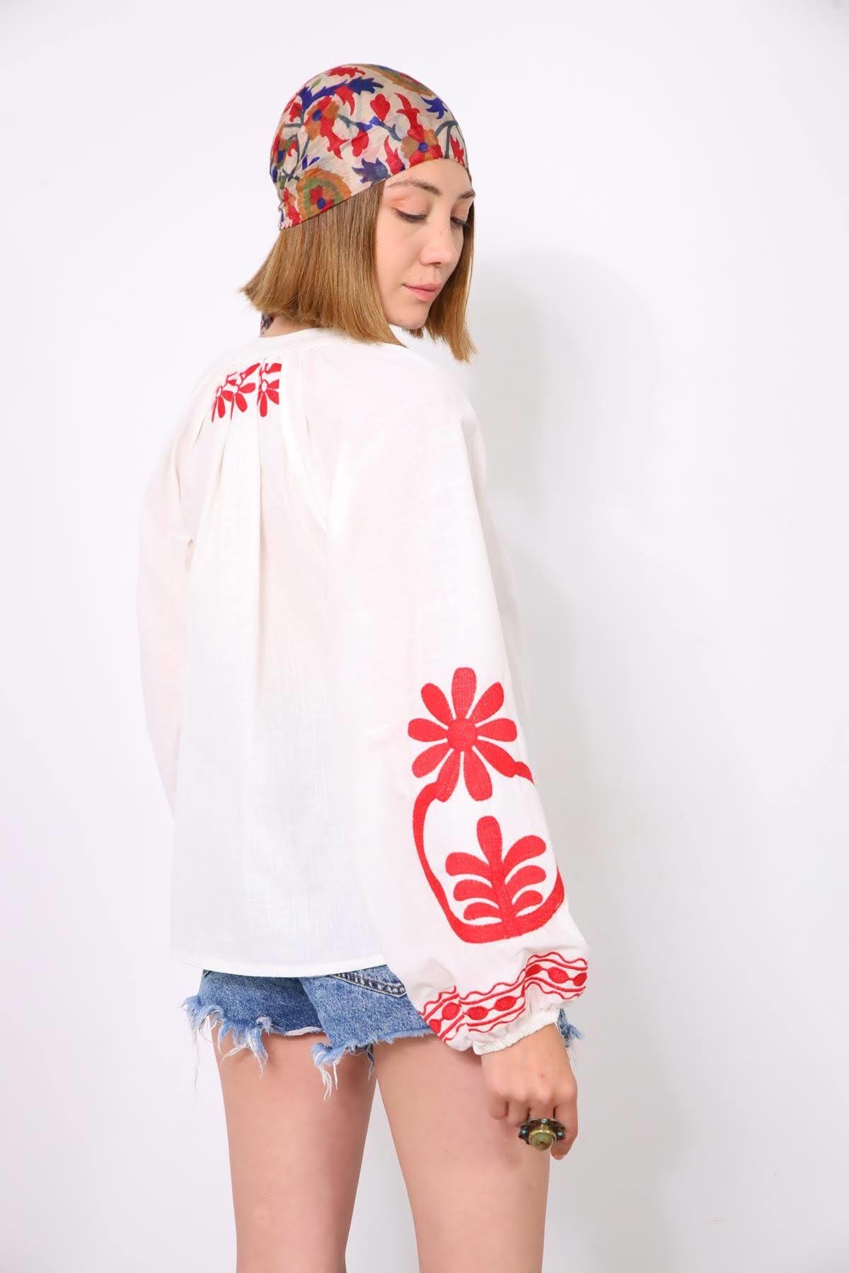 White Collar Cut Patterned Blouse White Collar Cut Patterned Blouse