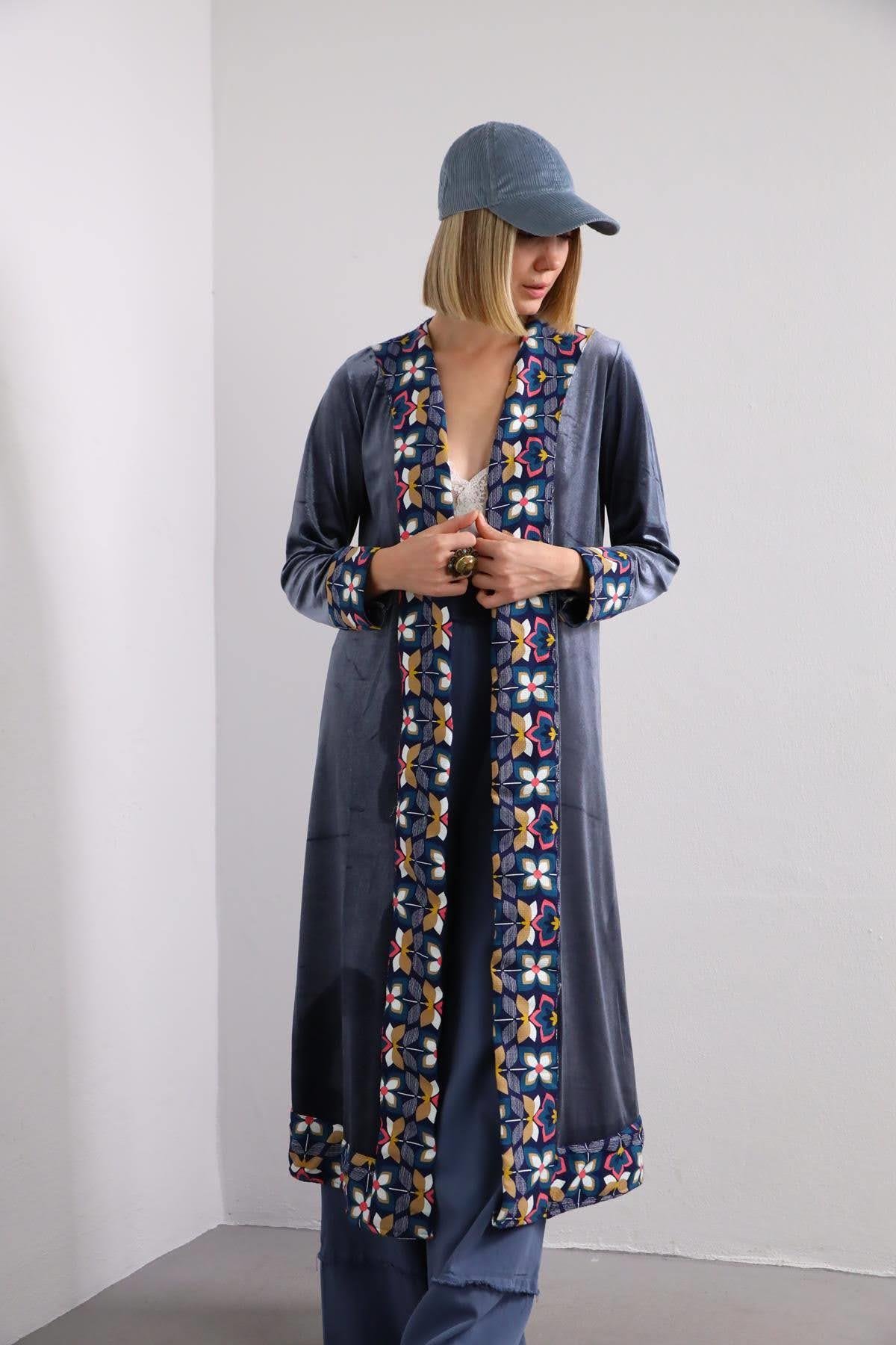 İndigo Mavi Kenarları Desenli Kadife Kaftan - Şaman Butik İndigo Mavi Kenarları Desenli Kadife Kaftan