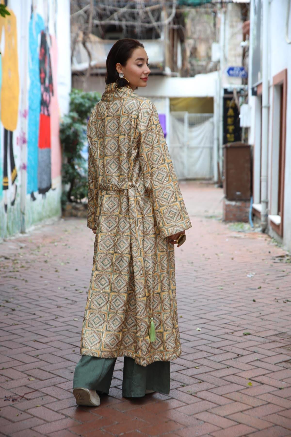 Krem Rengi Püsküllü Payetli Suzani Kaftan - Şaman Butik Krem Rengi Püsküllü Payetli Suzani Kaftan