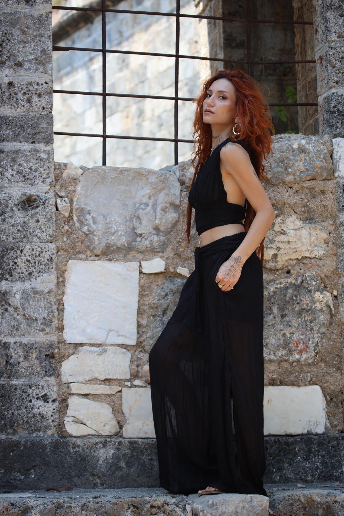 Siyah Örgü Detaylı Bluz ve Pantolon Takım
