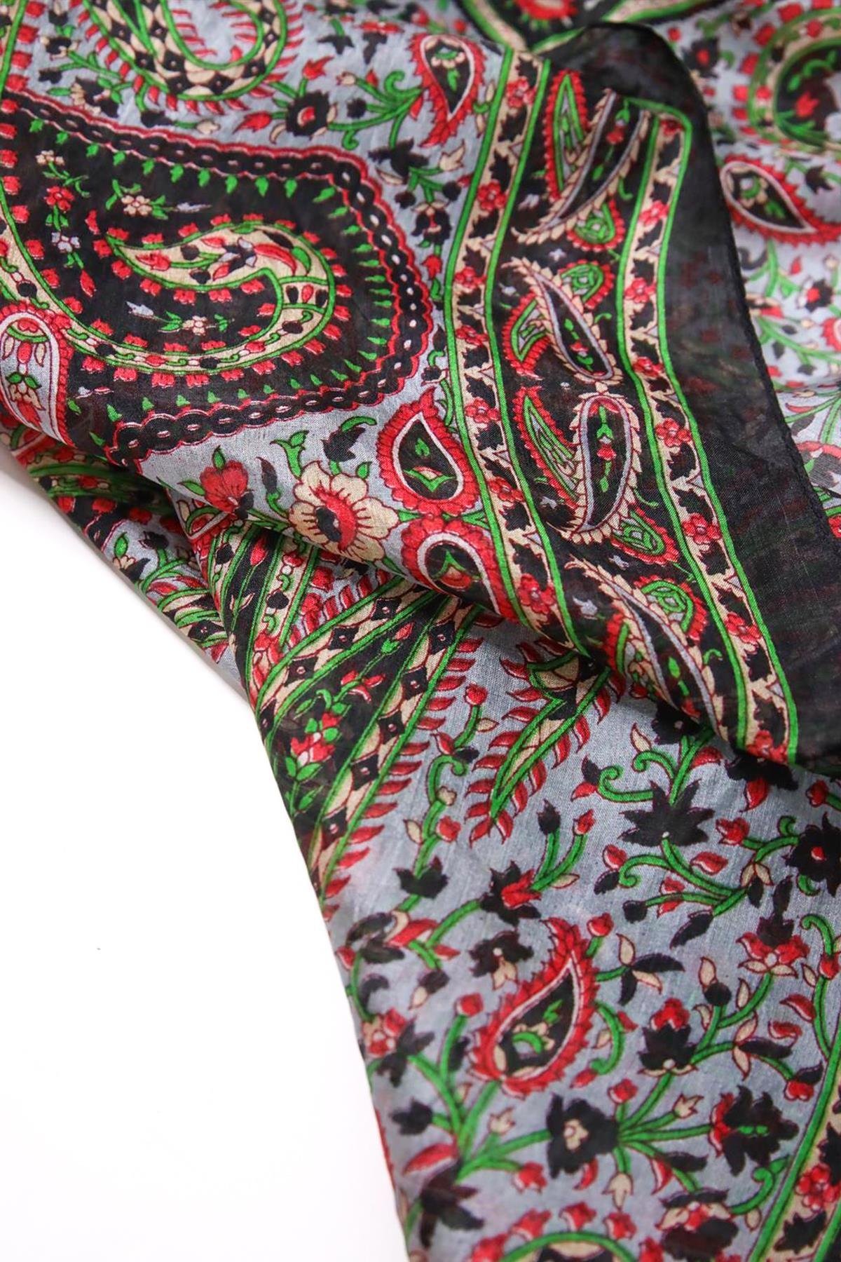 Siyah Desenli İpek Şal - Şaman Butik Siyah Desenli İpek Şal