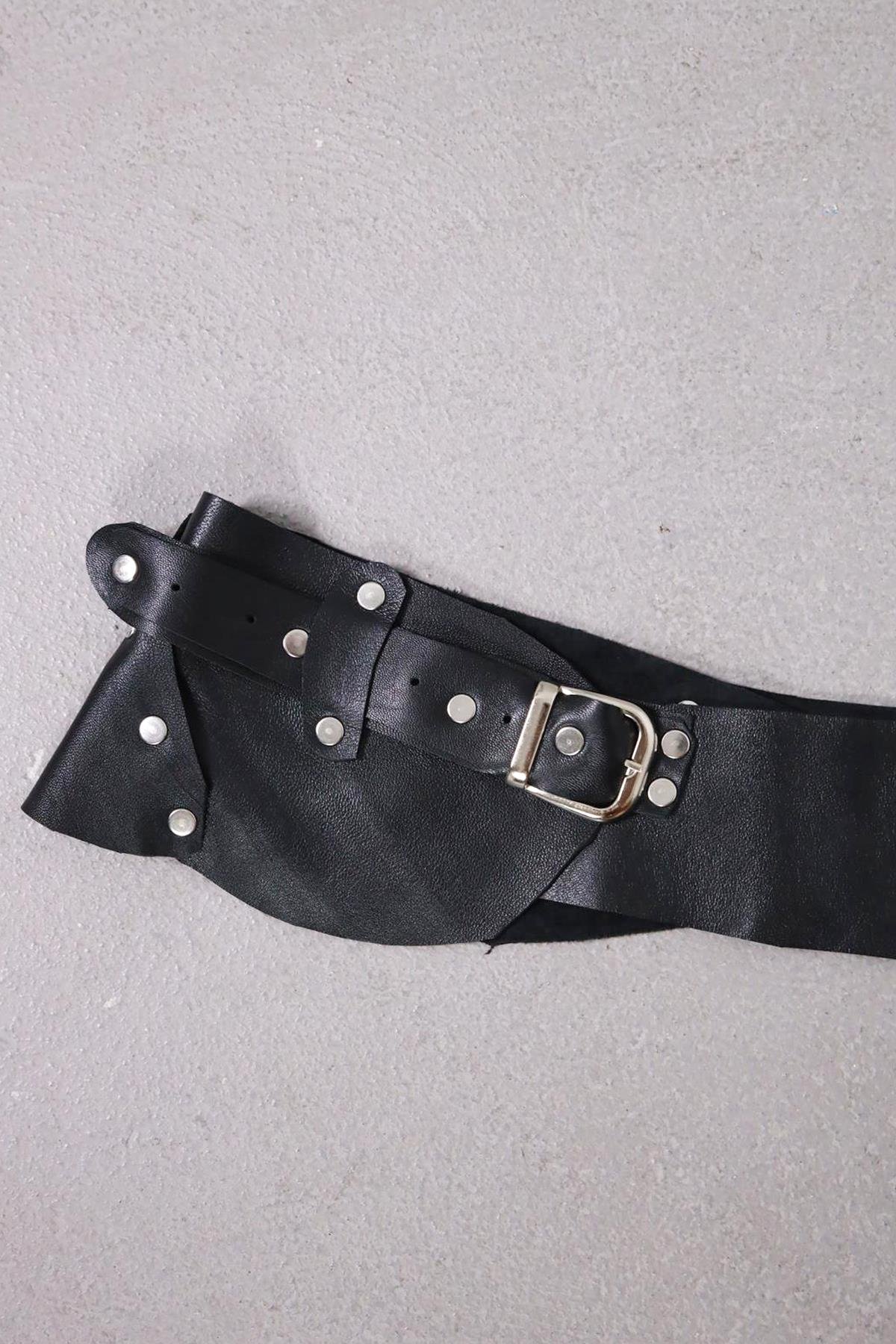 Siyah Zımbalı Parçalı Deri Kemer - Şaman Butik Siyah Zımbalı Parçalı Deri Kemer