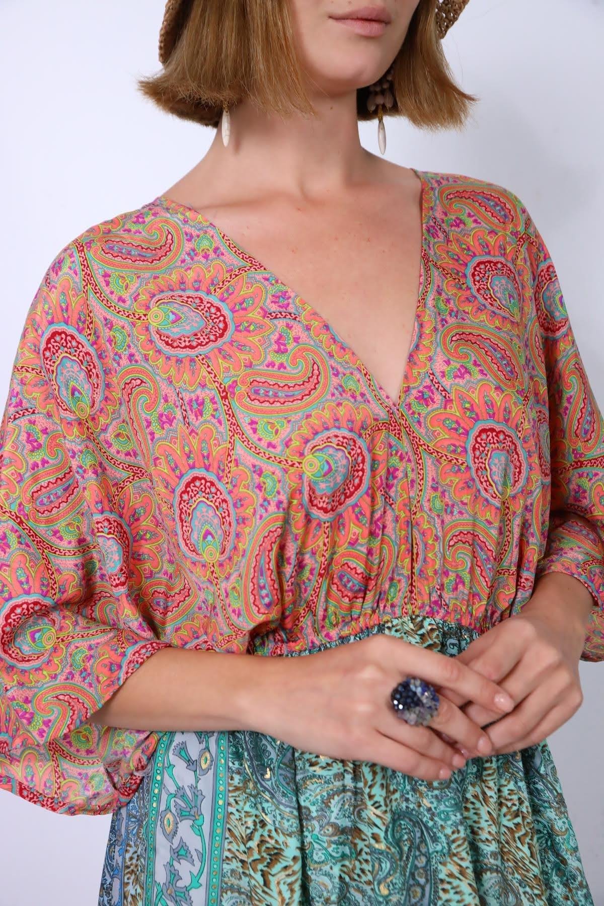 Renkli Önü ve Arkası V Yaka Patchwork İpek Elbise - Şaman Butik Renkli Önü ve Arkası V Yaka Patchwork İpek Elbise