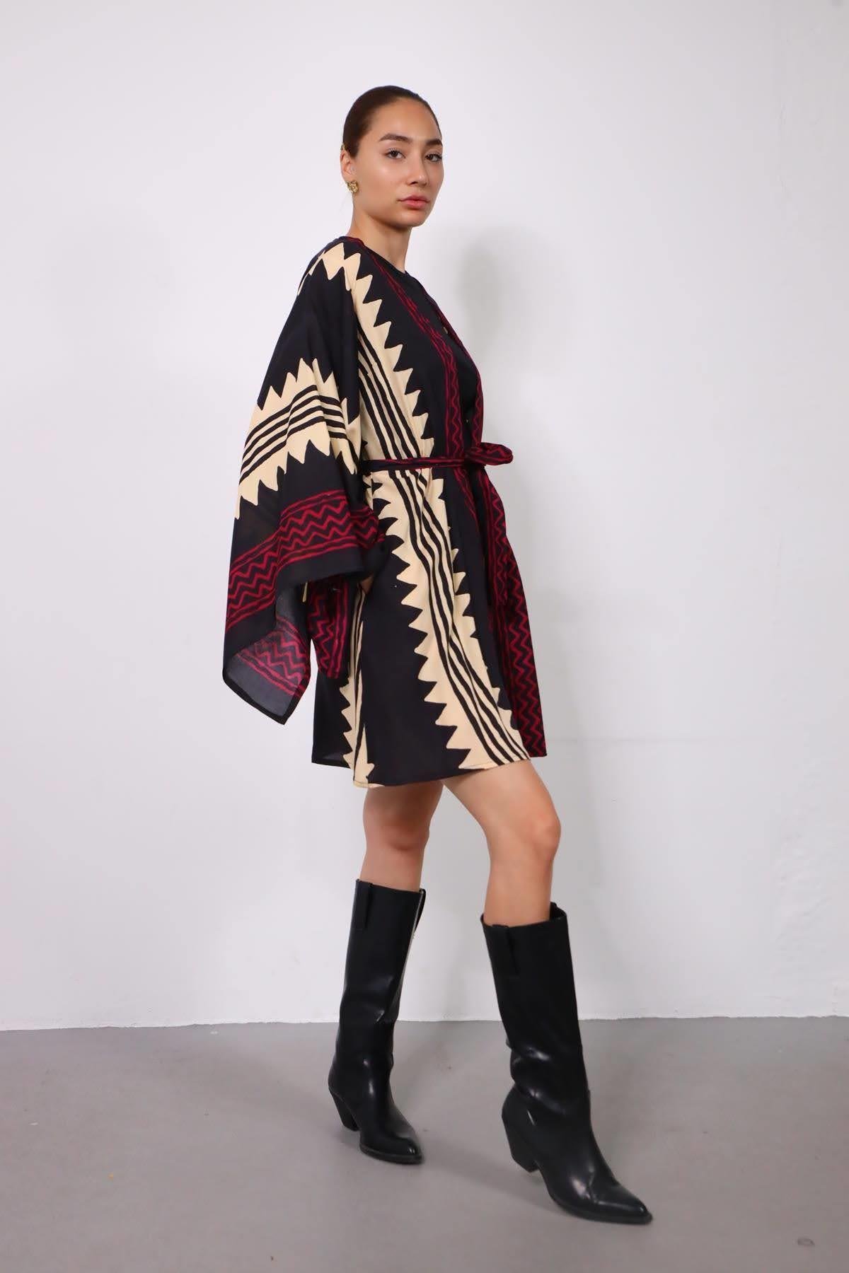 Siyah Desenli Kısa Kimono - Şaman Butik Siyah Desenli Kısa Kimono