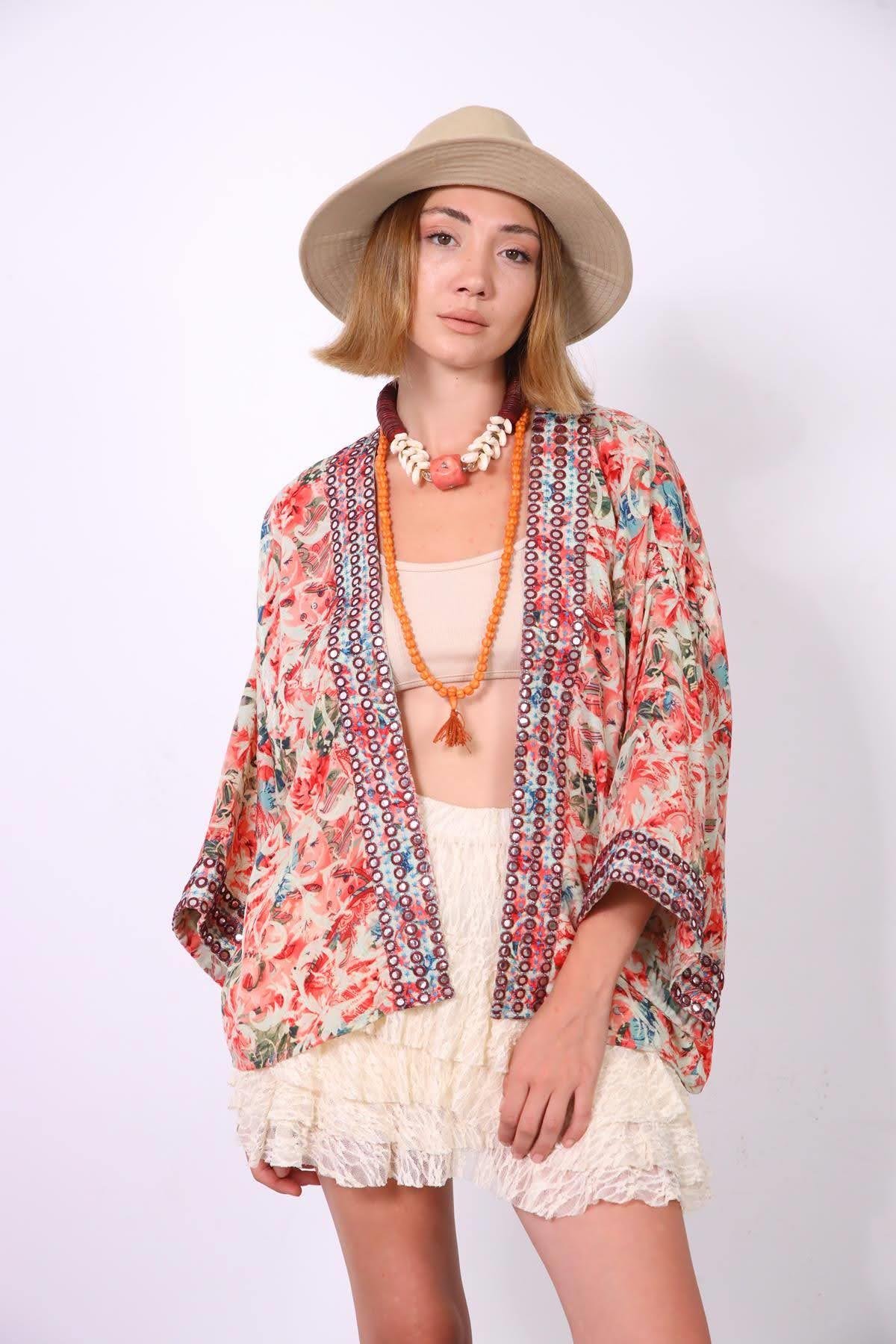  Mercan Rengi Aynalı İşlemeli Kısa Kimono