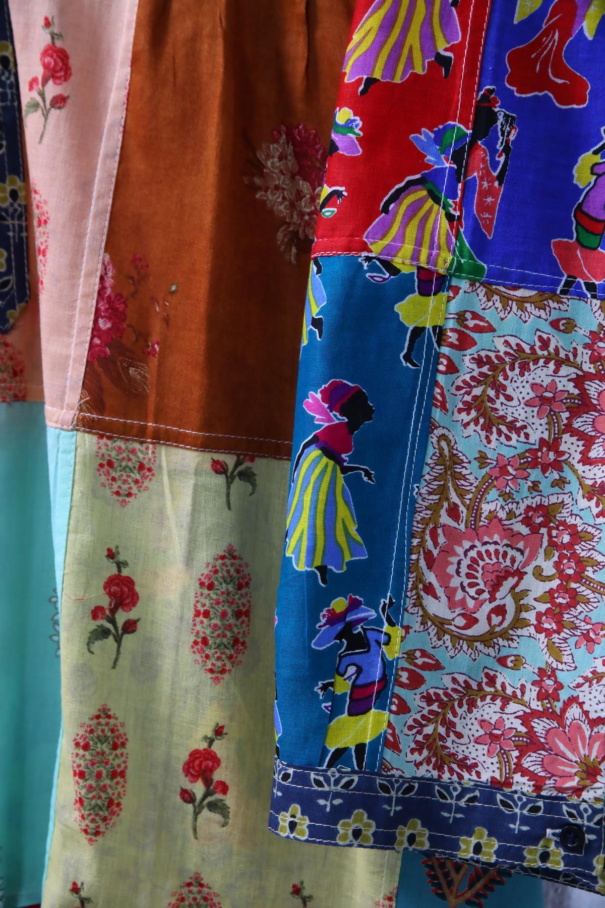  Pastel Lacivert Yakası Düğmeli Patchwork Tunik
