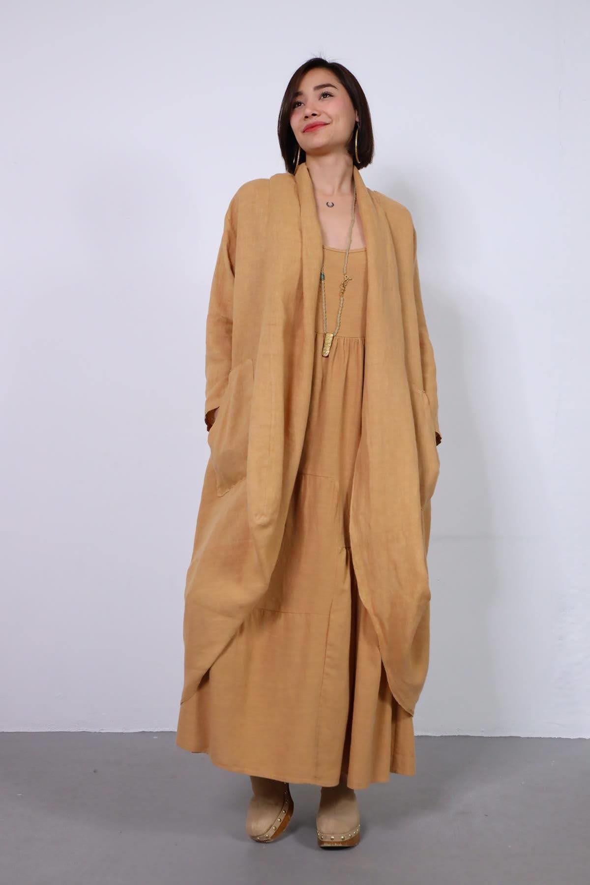  Camel Rengi Cepli Arkası Dikiş Detaylı Keten Kaftan