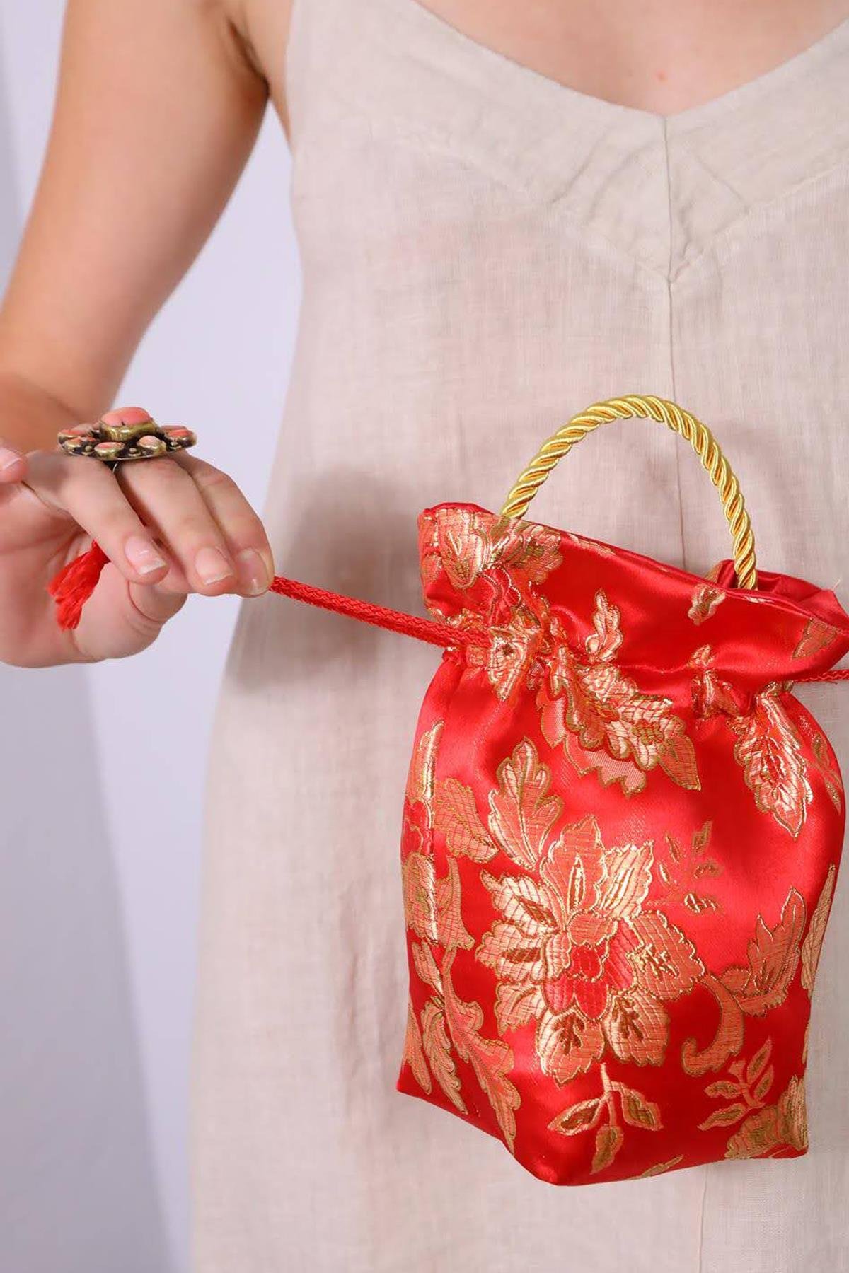 Kırmızı İşlemeli Otantik Kese Çanta - Şaman Butik Kırmızı İşlemeli Otantik Kese Çanta