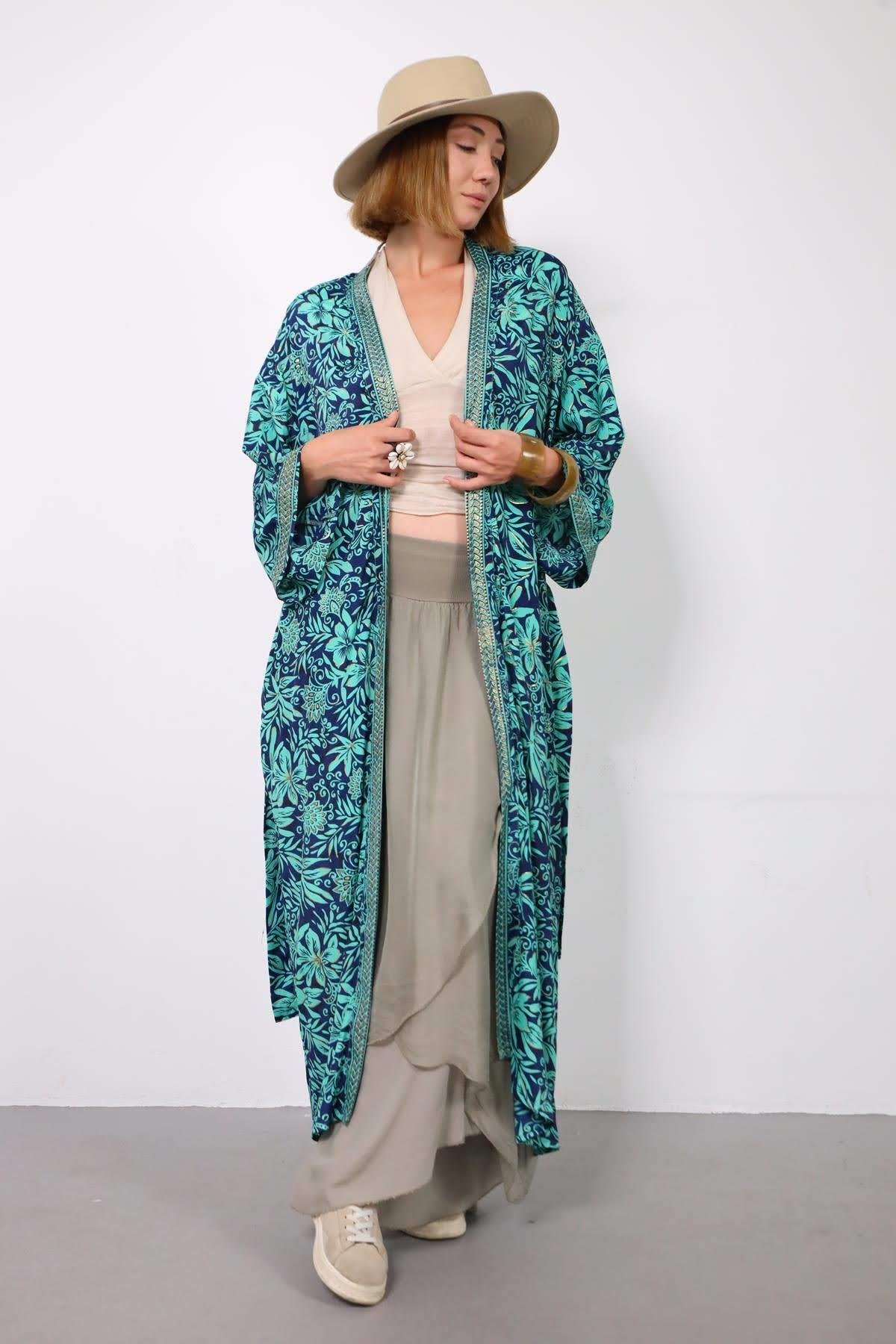 Lacivert Yaprak Desenli Gold Detaylı Kaftan - Şaman Butik Lacivert Yaprak Desenli Gold Detaylı Kaftan