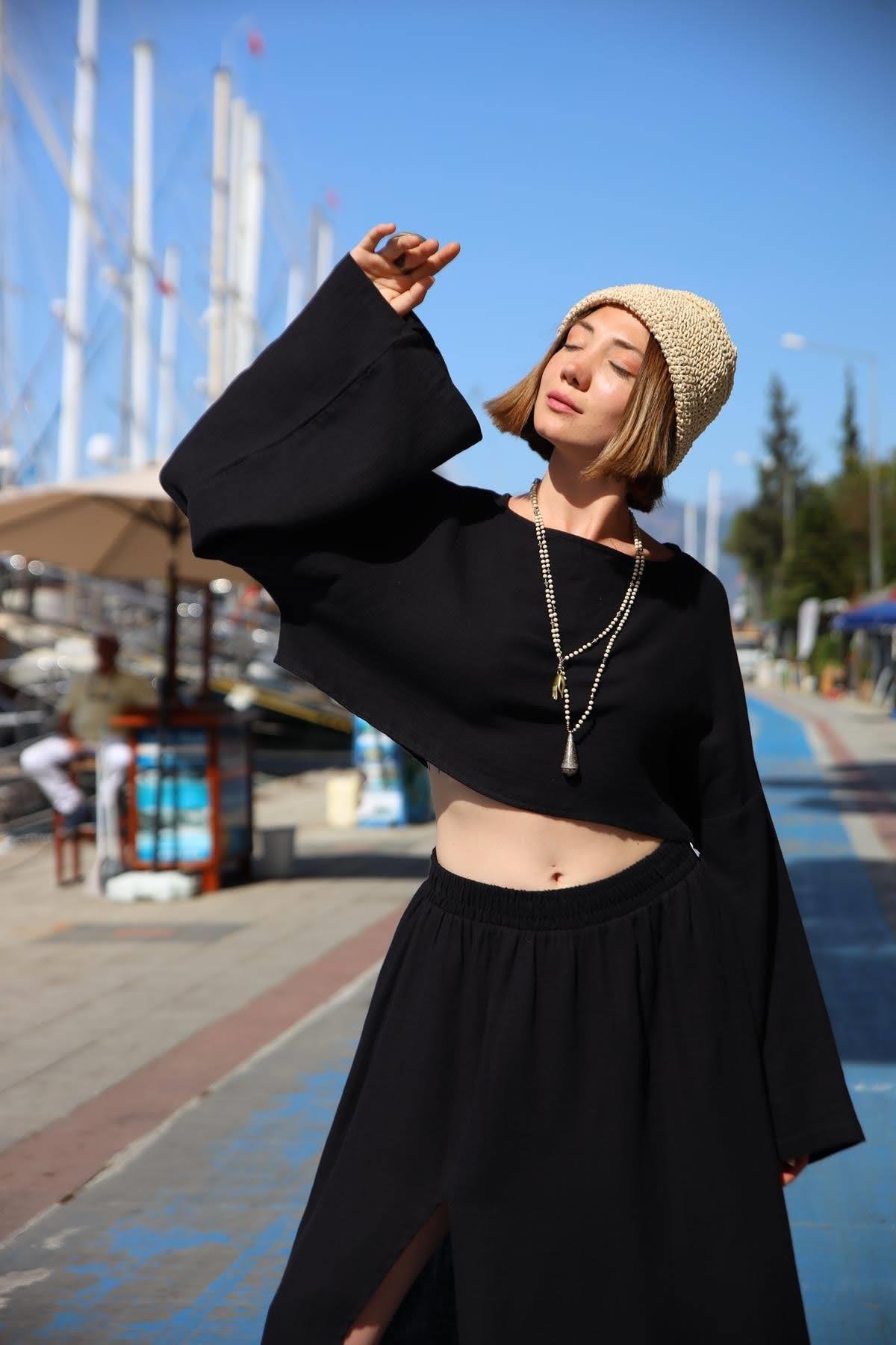 Siyah Yırtmaçlı Etek ve Crop Takım - Şaman Butik Siyah Yırtmaçlı Etek ve Crop Takım