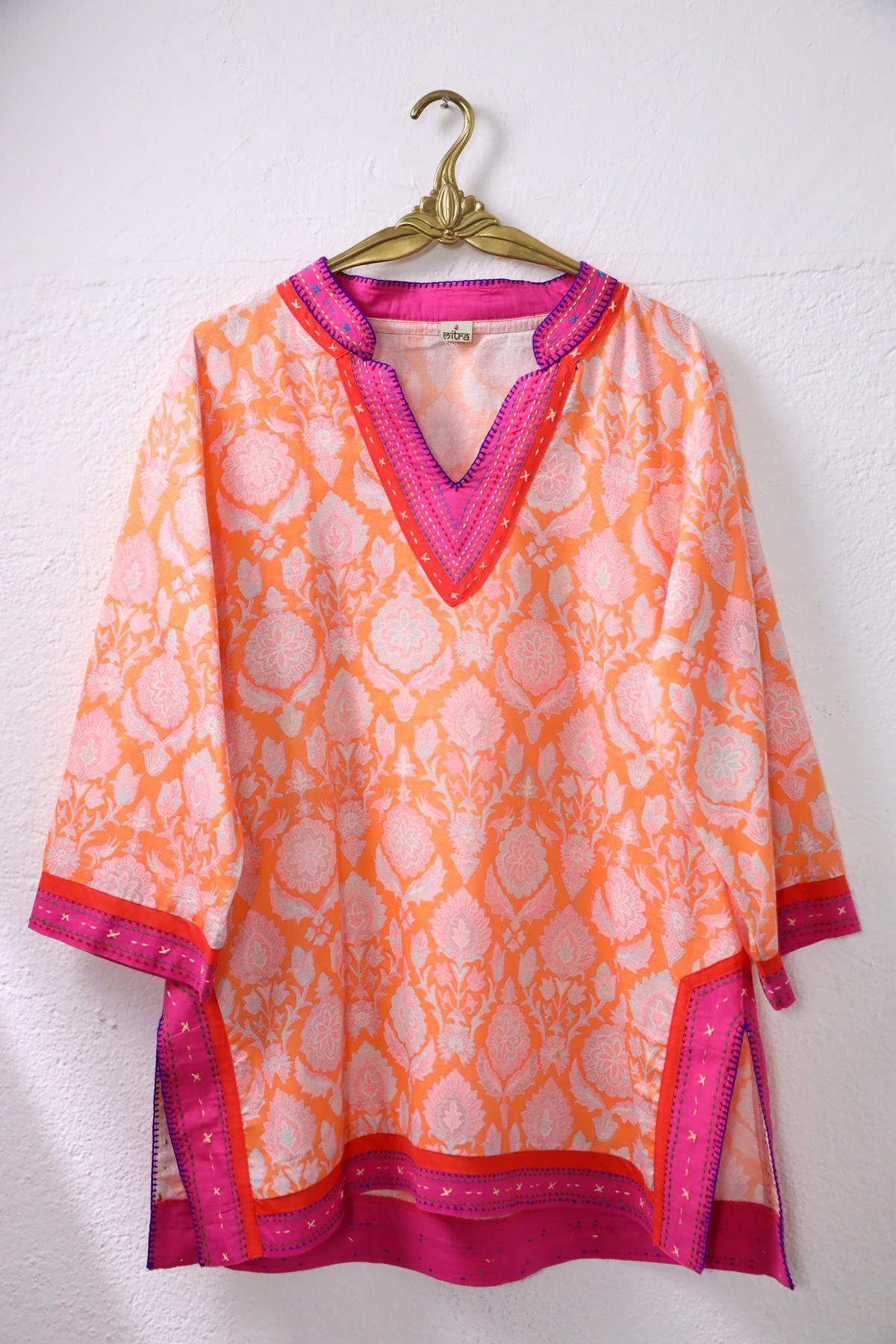 Pembe İşlemeli V Yaka Yırtmaçlı Otantik Tunik - Şaman Butik Pembe İşlemeli V Yaka Yırtmaçlı Otantik Tunik