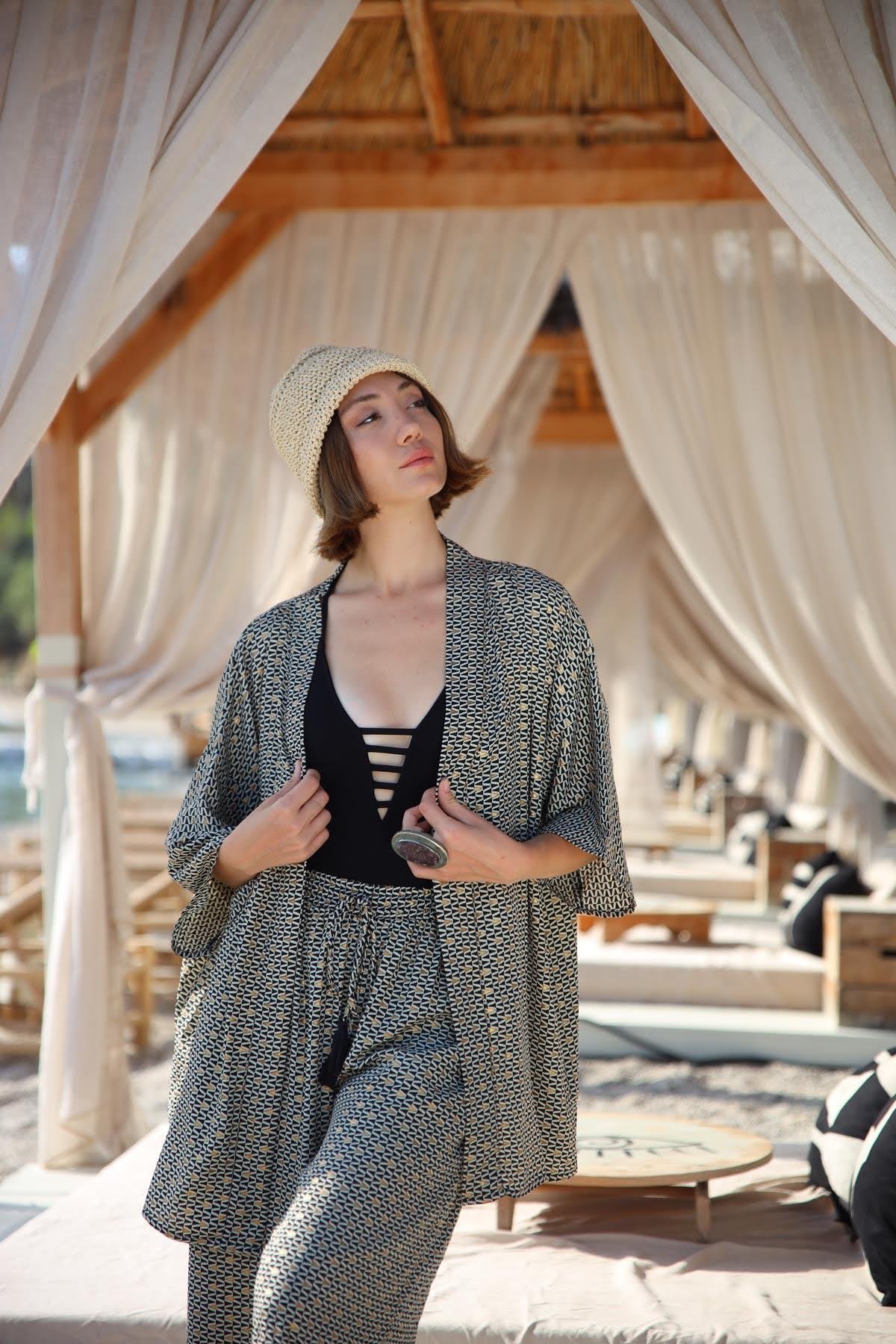  Siyah Altın Varaklı Kısa Kaftan