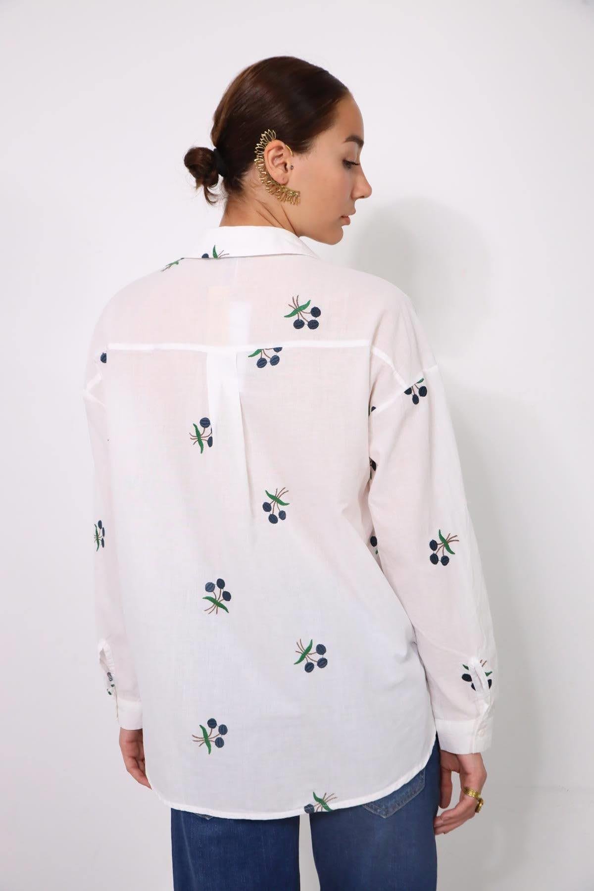 Beyaz Nakışlı Yakalı Gömlek - Şaman Butik Beyaz Nakışlı Yakalı Gömlek