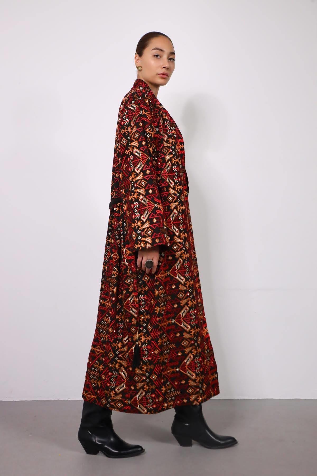 Siyah Püsküllü Payetli Suzani Kaftan - Şaman Butik Siyah Püsküllü Payetli Suzani Kaftan