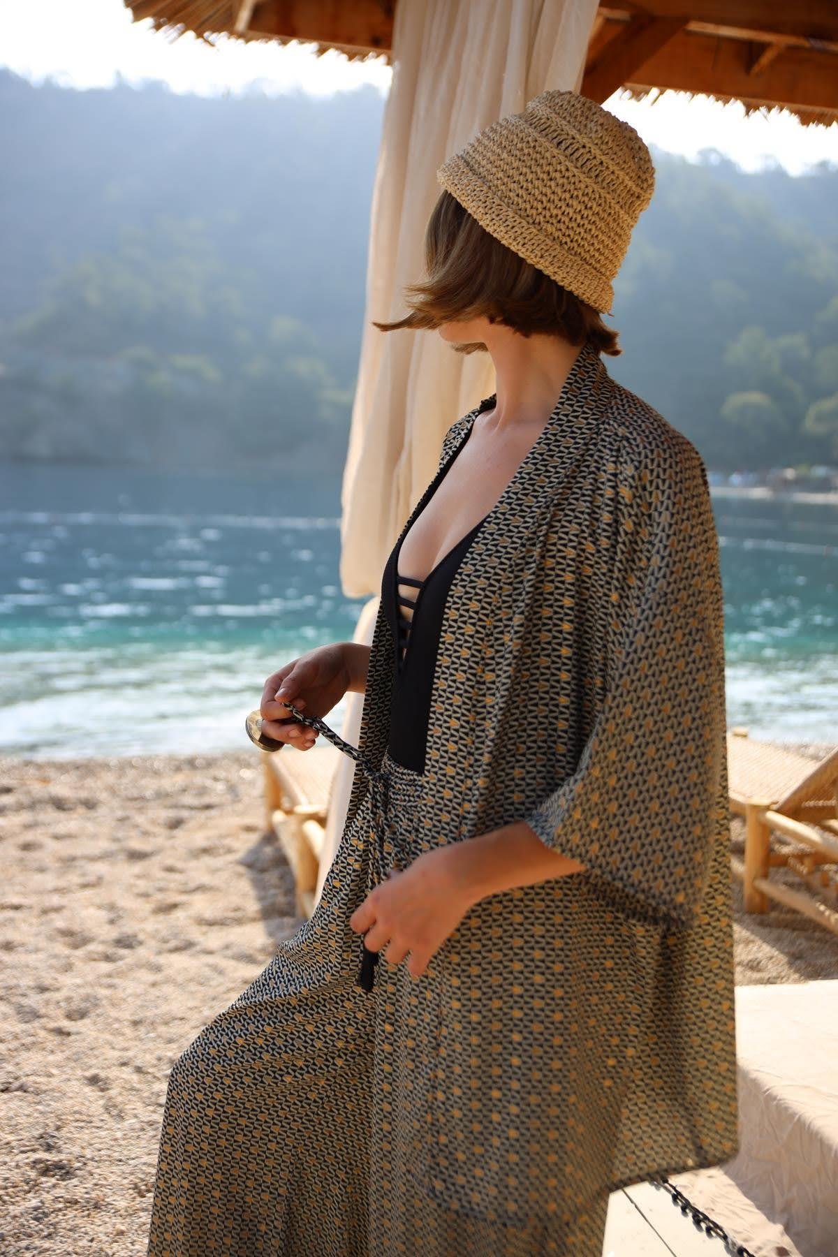  Siyah Altın Varaklı Kısa Kaftan