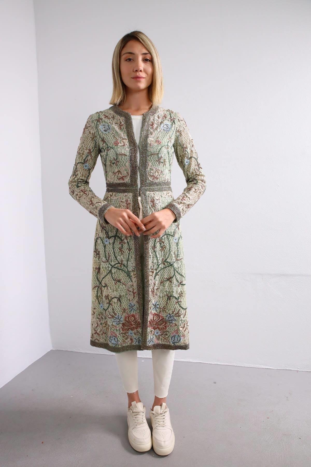  Mint Yeşili Boncuk İşlemeli Dantelli Bohem Kaftan