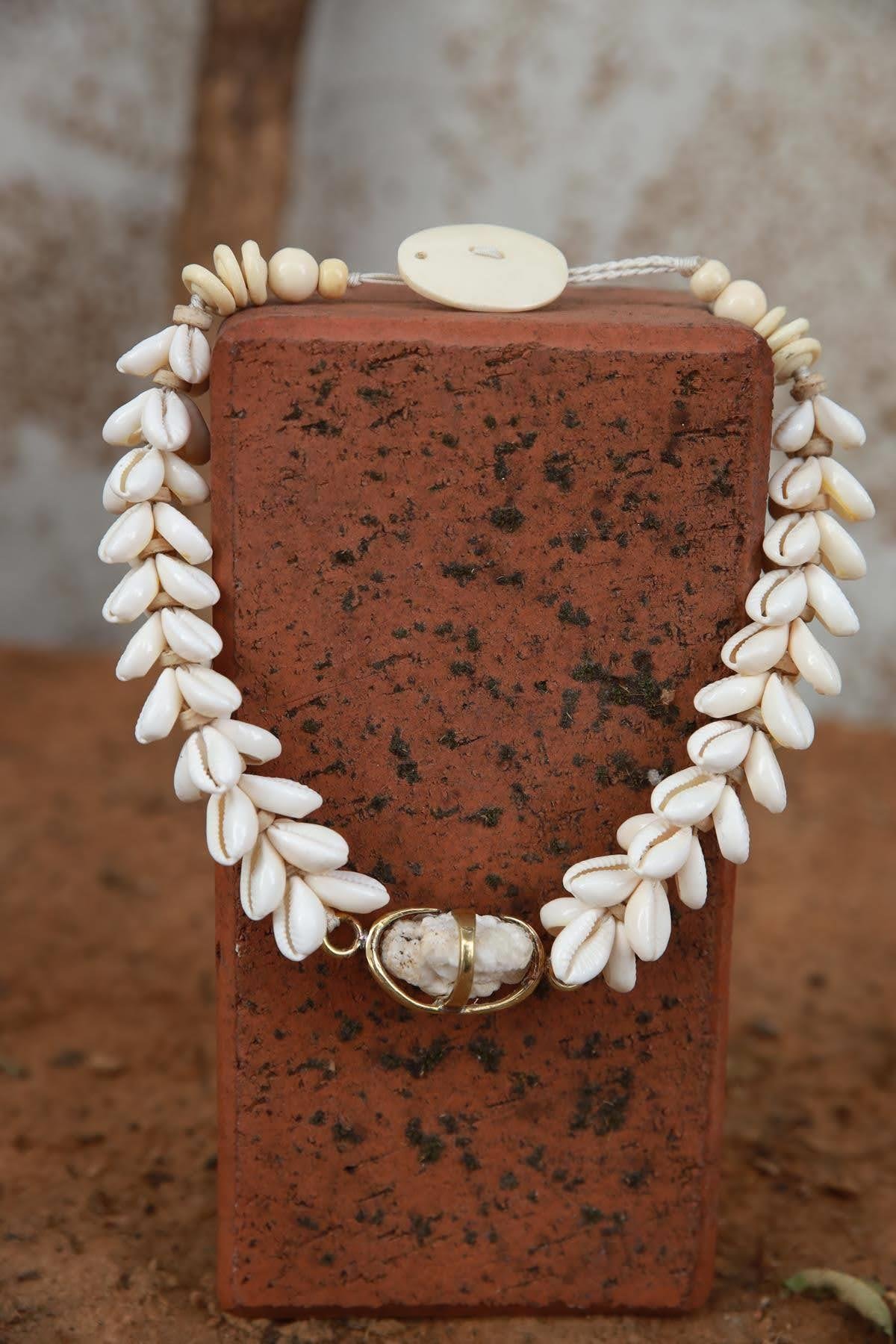 Crystal Stone Detailed Seashell Design Necklace