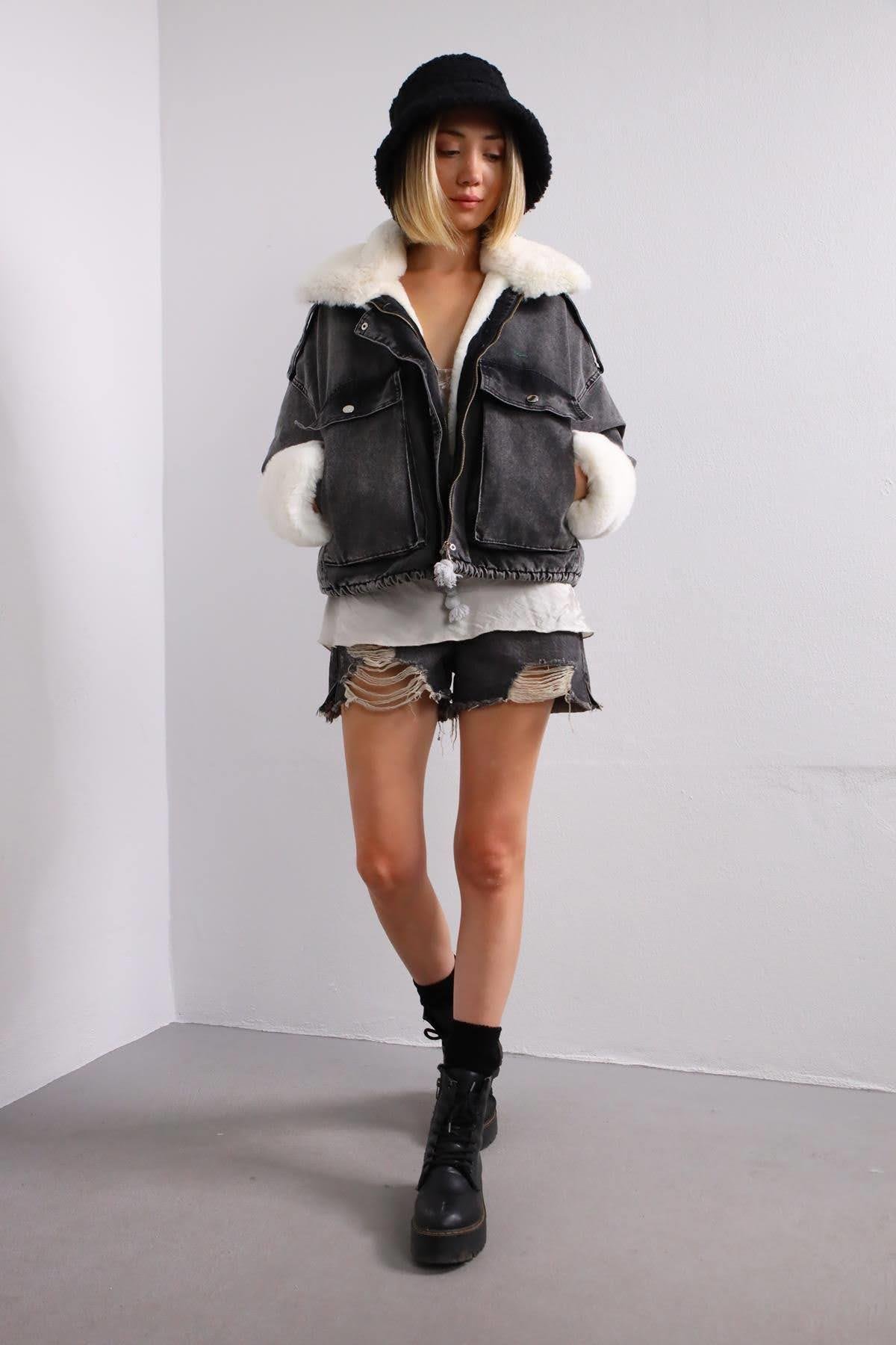 Black Shoulder Epaulet Plush Big Pocket Denim Jacket - Saman Butik | Shop Online Black Shoulder Epaulet Plush Big Pocket Denim Jacket