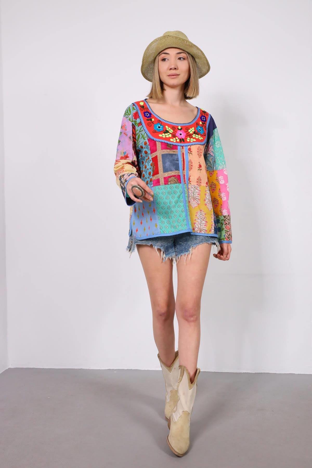Pembe İşlemeli V Yaka Yırtmaçlı Otantik Patchwork Tunik - Şaman Butik Pembe İşlemeli V Yaka Yırtmaçlı Otantik Patchwork Tunik