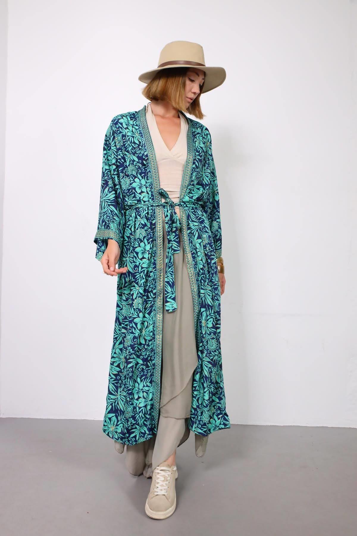 Lacivert Yaprak Desenli Gold Detaylı Kaftan - Şaman Butik Lacivert Yaprak Desenli Gold Detaylı Kaftan