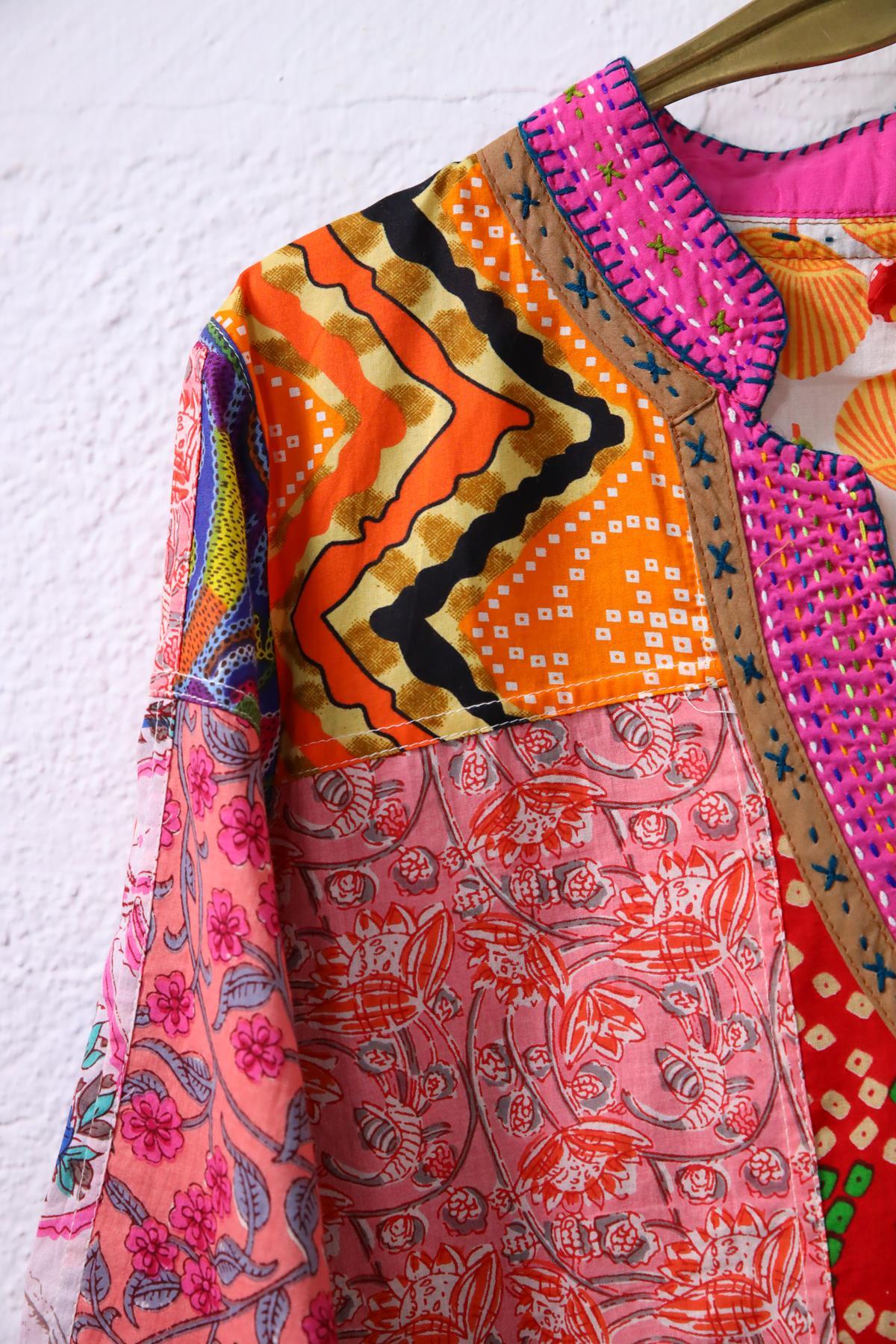 Pembe İşlemeli V Yaka Yırtmaçlı Otantik Patchwork Tunik - Şaman Butik Pembe İşlemeli V Yaka Yırtmaçlı Otantik Patchwork Tunik