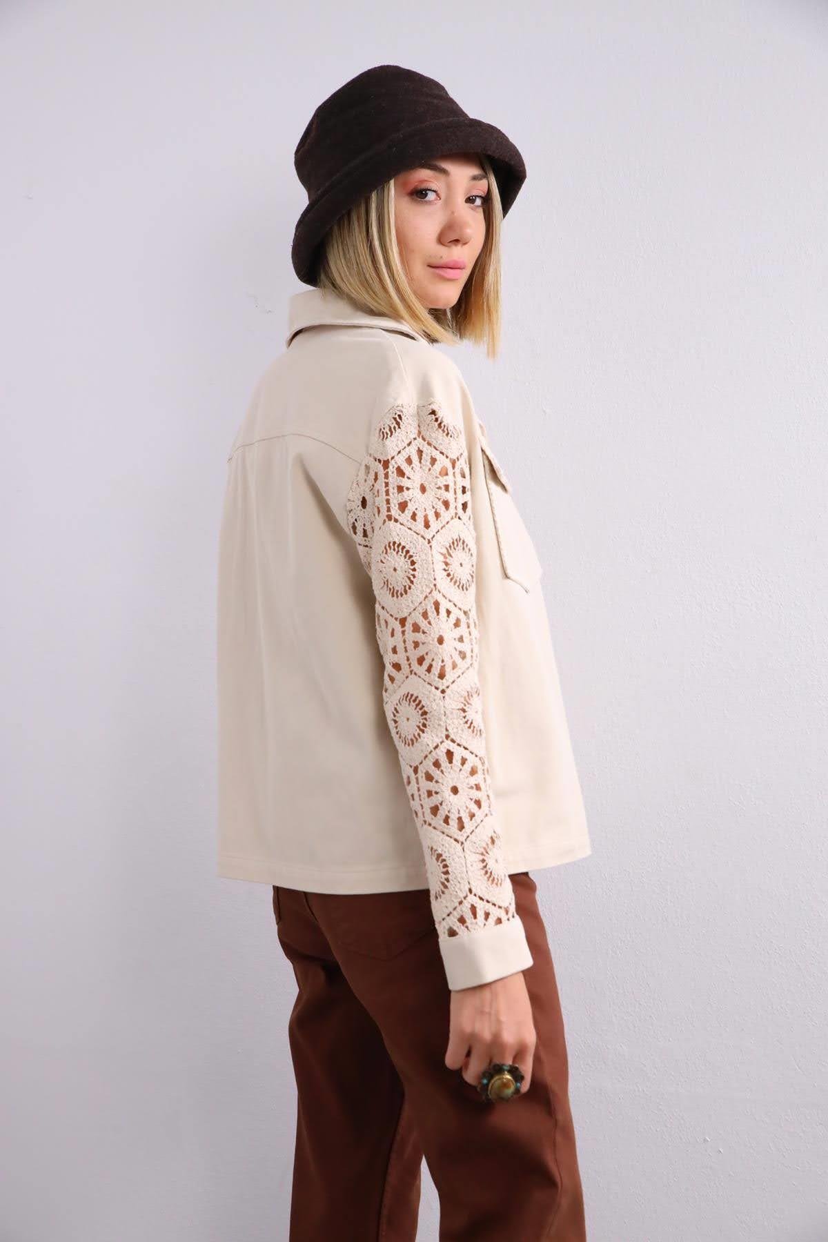 Krem Rengi Kolları Dantelli Cepli Ceket - Şaman Butik Krem Rengi Kolları Dantelli Cepli Ceket