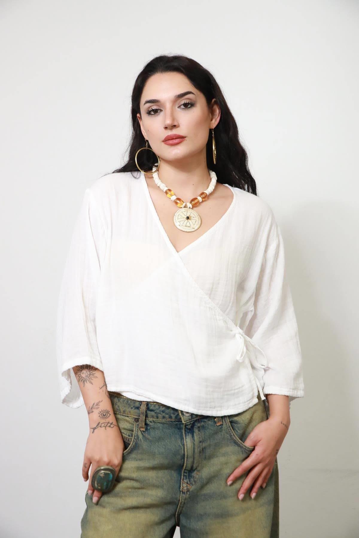 Beyaz İp Bağlamalı Crop Bluz
