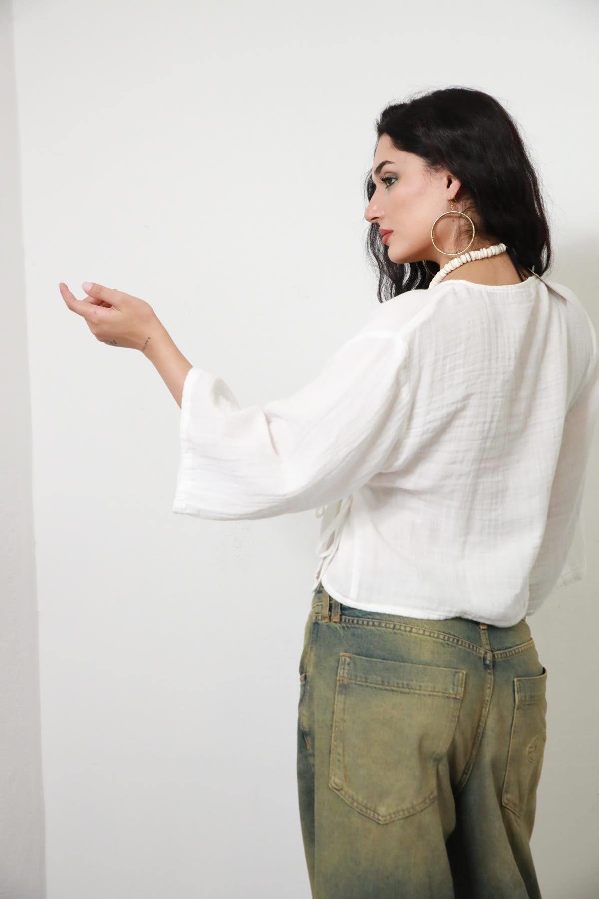 Beyaz İp Bağlamalı Crop Bluz