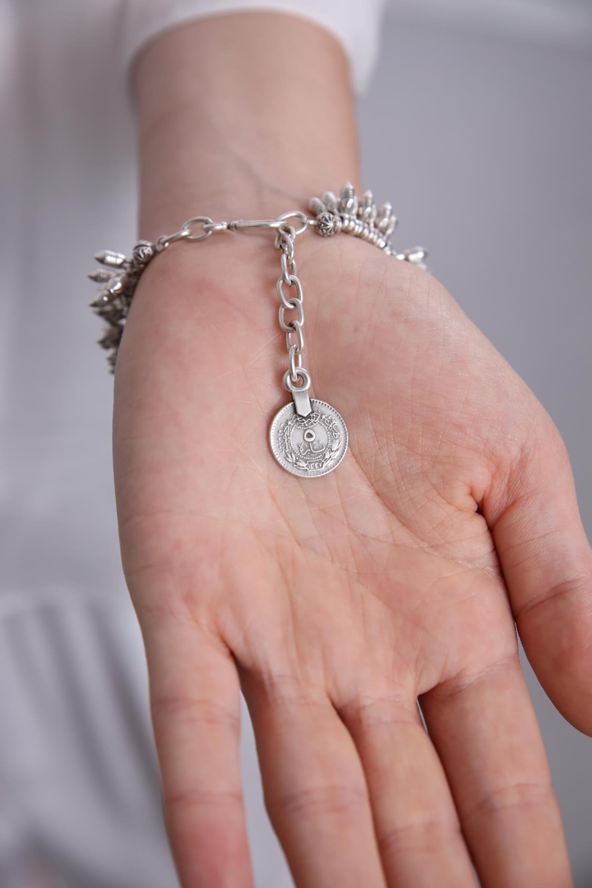 Gümüş Kaplama Antik Para Detaylı Bileklik - Şaman Butik Gümüş Kaplama Antik Para Detaylı Bileklik