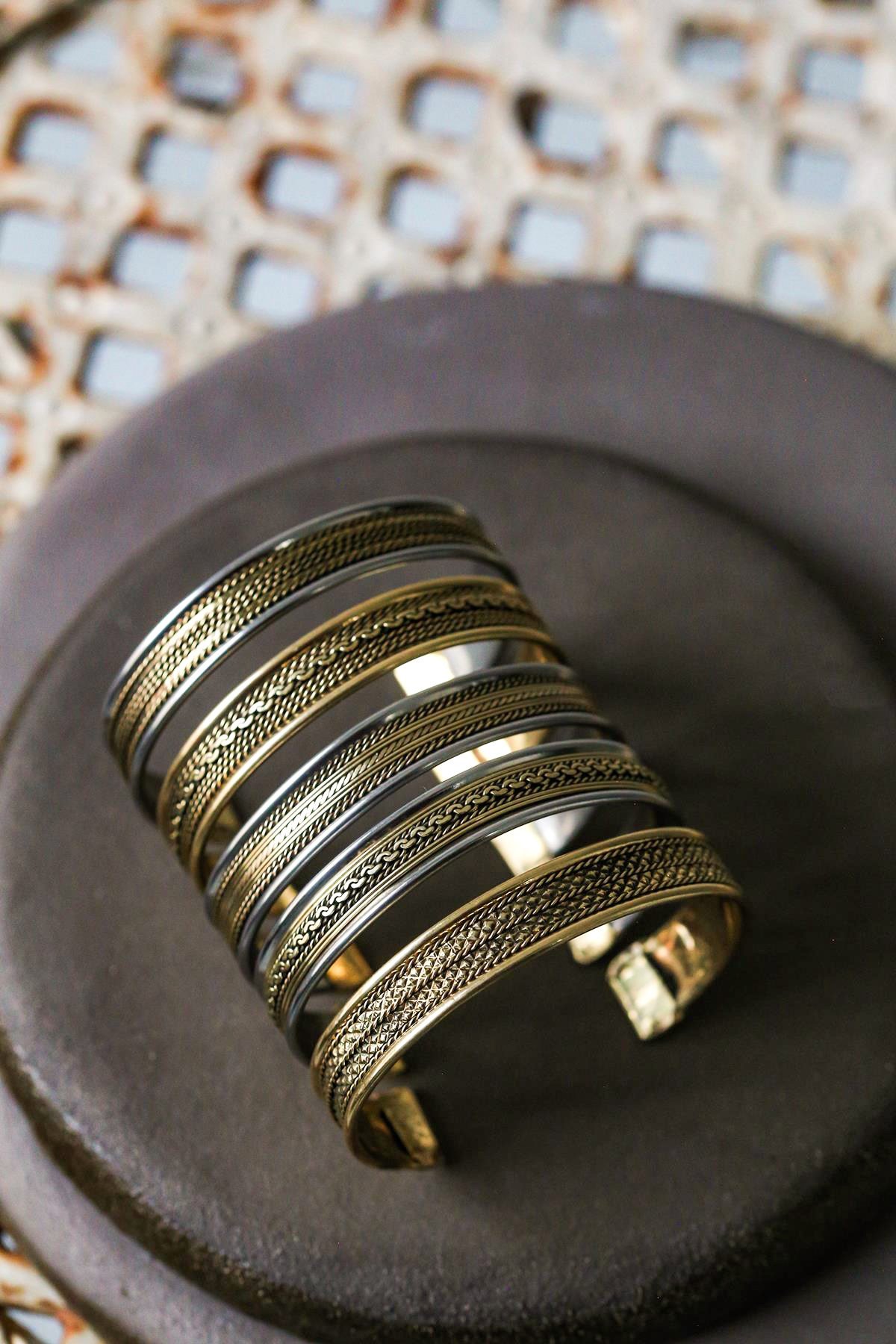 İşleme Detaylı Bronz Tasarım Bileklik - Şaman Butik İşleme Detaylı Bronz Tasarım Bileklik