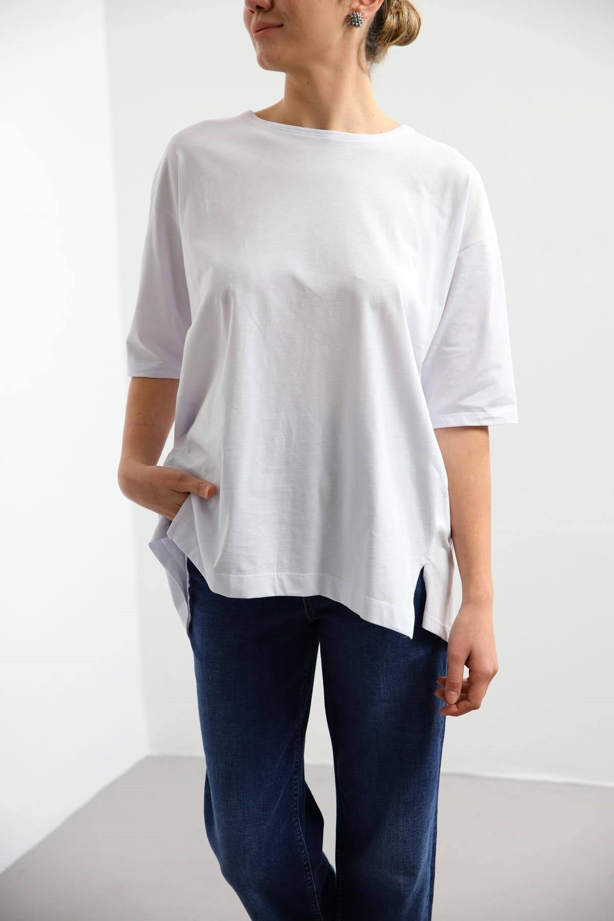Beyaz Arkası Yırtmaçlı Oversize Bluz - Şaman Butik Beyaz Arkası Yırtmaçlı Oversize Bluz