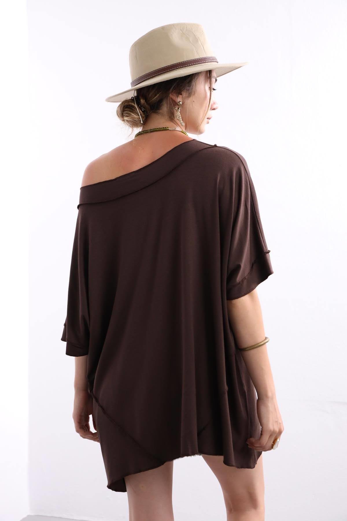 Kahverengi Kayık Yaka Dikişli Bluz - Şaman Butik Kahverengi Kayık Yaka Dikişli Bluz