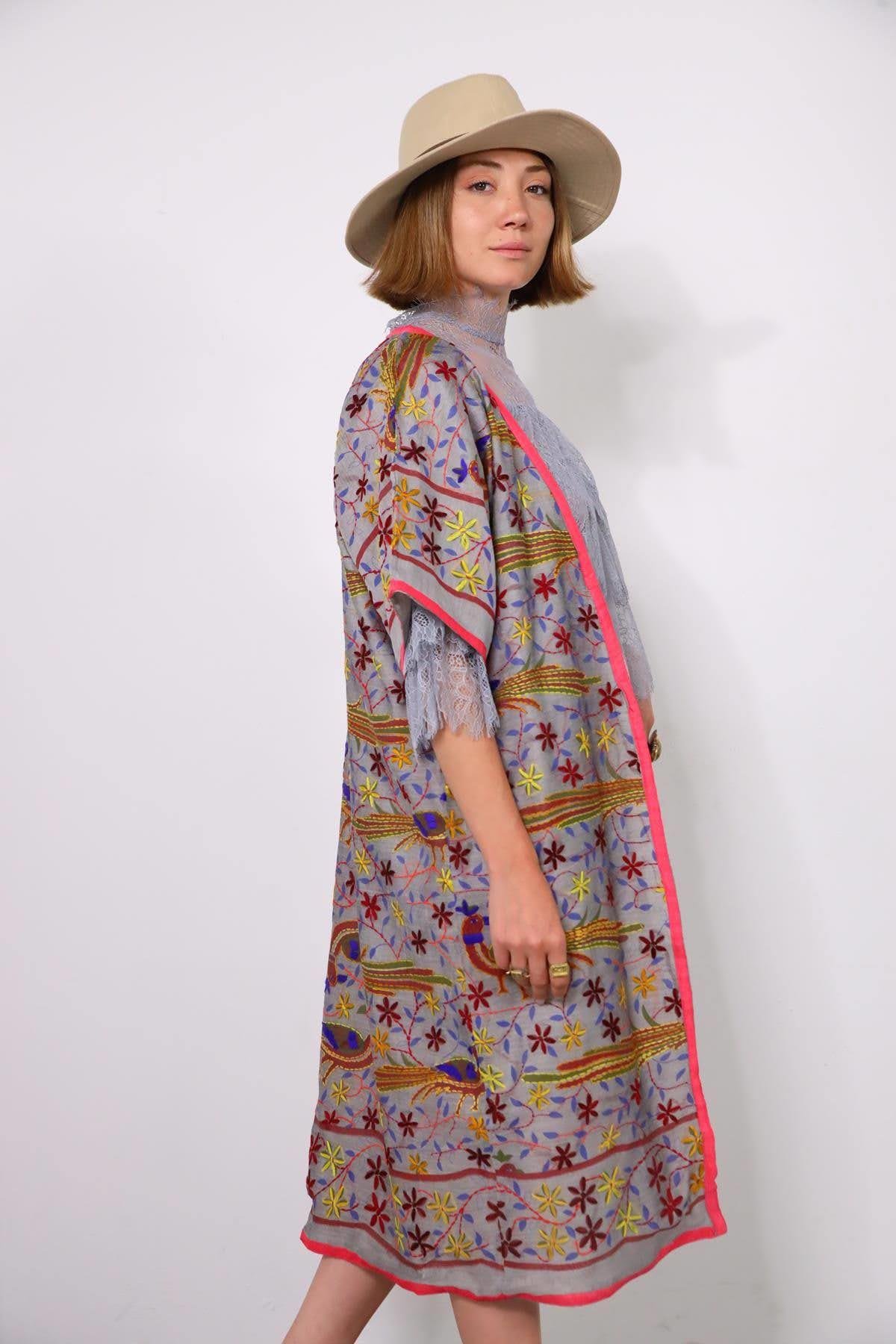  Gri İşlemeli Kısa Kollu Bohem Kaftan
