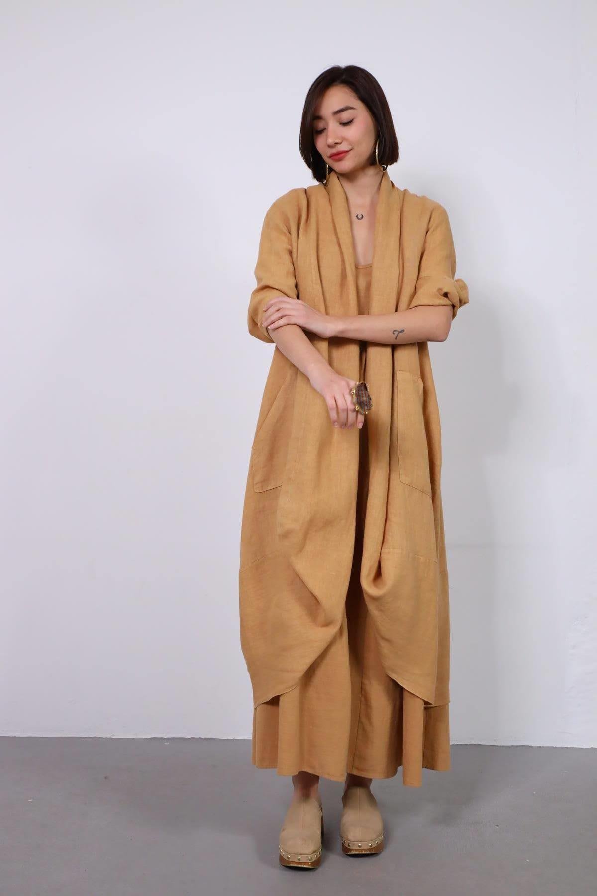  Camel Rengi Cepli Arkası Dikiş Detaylı Keten Kaftan