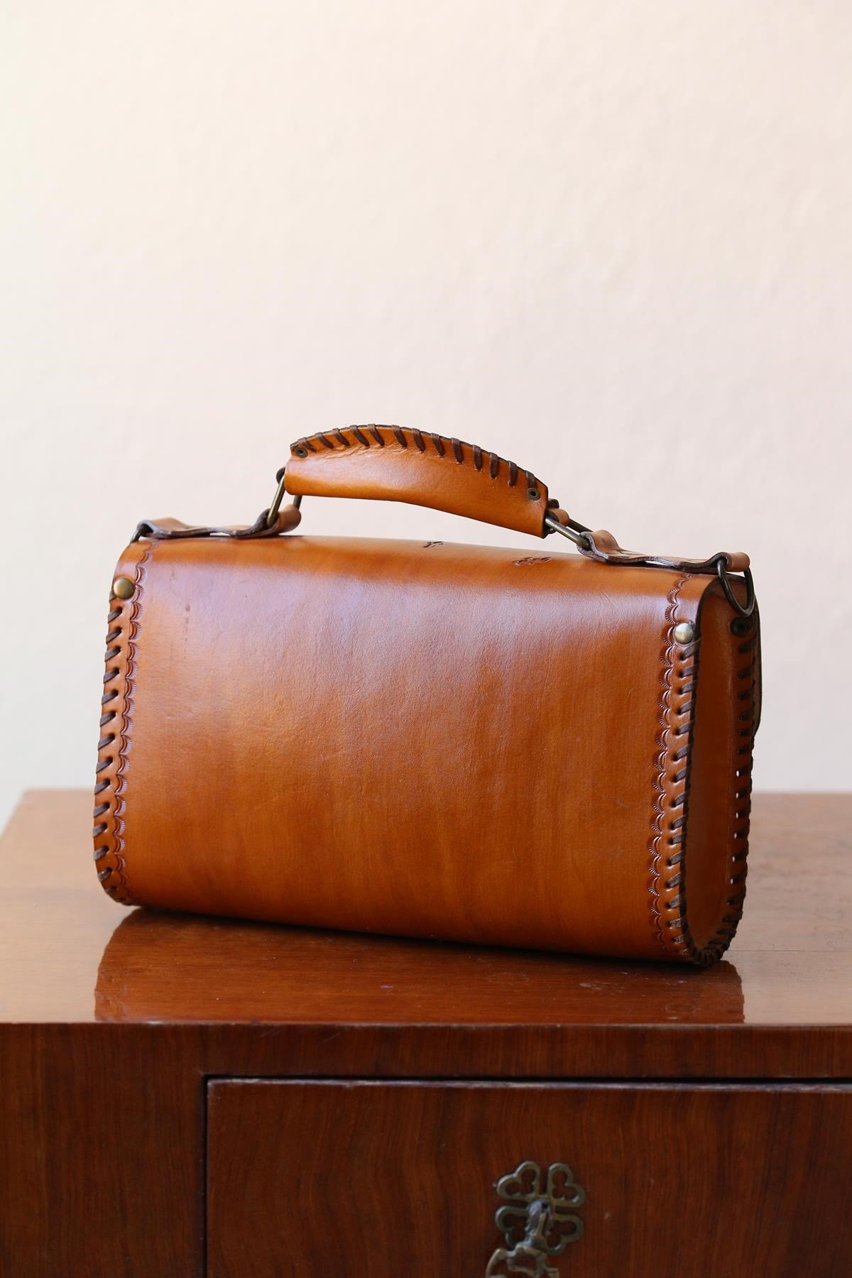 Taba Desenli El Yapımı Deri Çanta - Şaman Butik Taba Desenli El Yapımı Deri Çanta