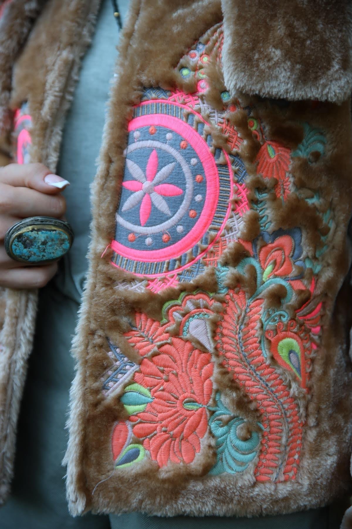 Beige Ethnic Patterned Short Puff Jacket - Saman Butik | Shop Online Beige Ethnic Patterned Short Puff Jacket