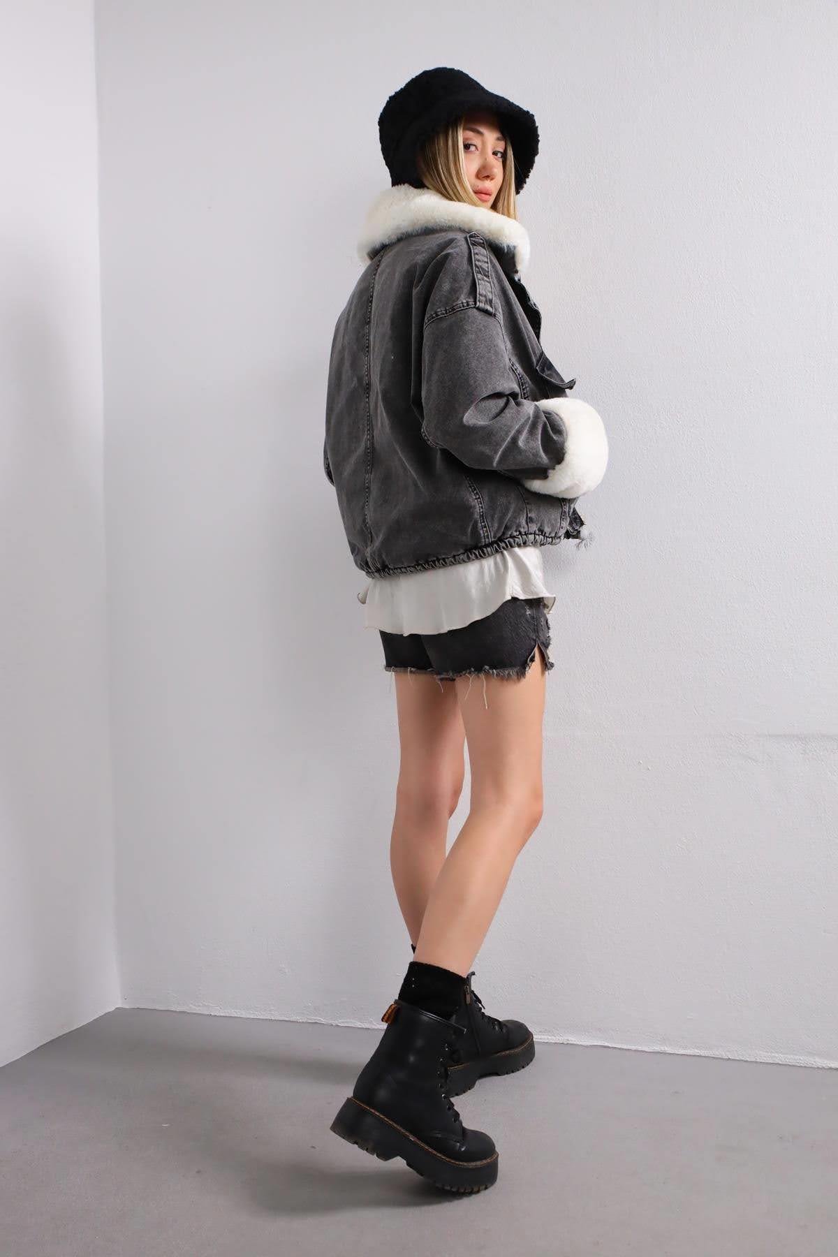 Black Shoulder Epaulet Plush Big Pocket Denim Jacket - Saman Butik | Shop Online Black Shoulder Epaulet Plush Big Pocket Denim Jacket