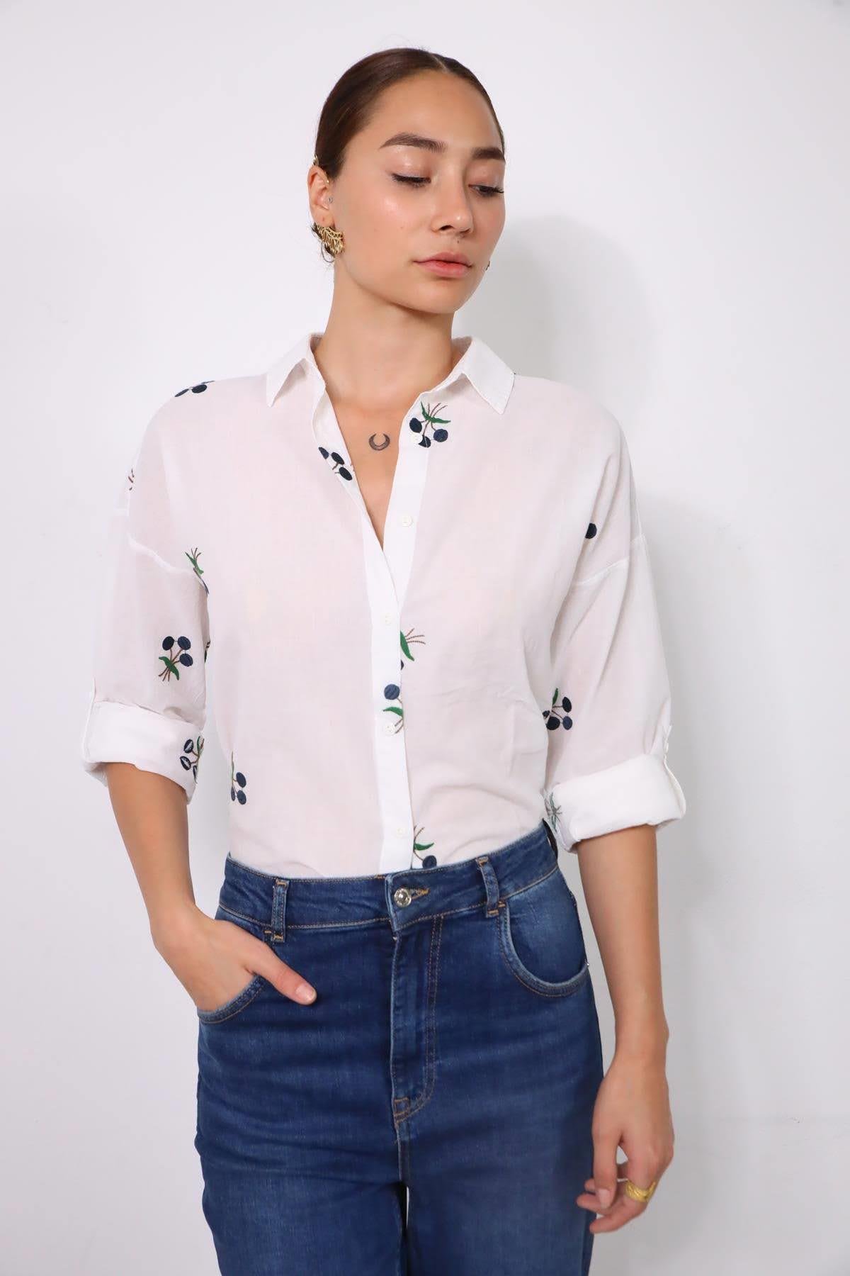 Beyaz Nakışlı Yakalı Gömlek - Şaman Butik Beyaz Nakışlı Yakalı Gömlek