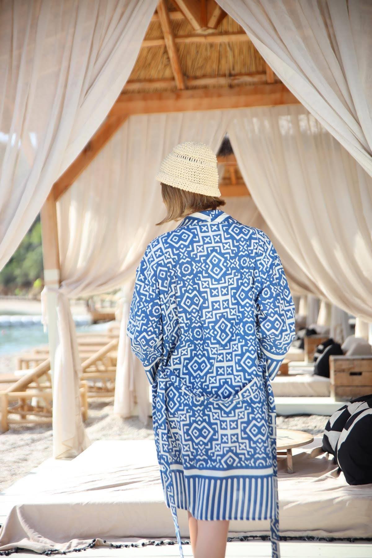 Mavi Desenli Cepli Kısa Kimono - Şaman Butik Mavi Desenli Cepli Kısa Kimono