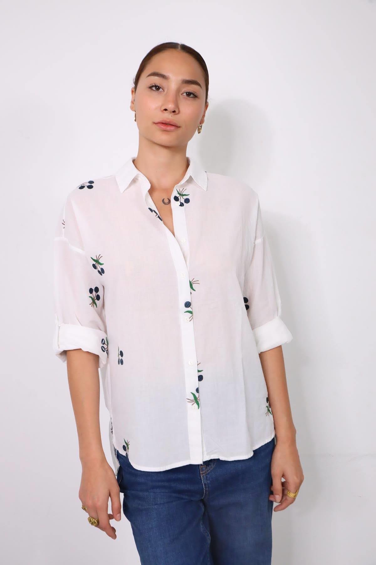 Beyaz Nakışlı Yakalı Gömlek - Şaman Butik Beyaz Nakışlı Yakalı Gömlek