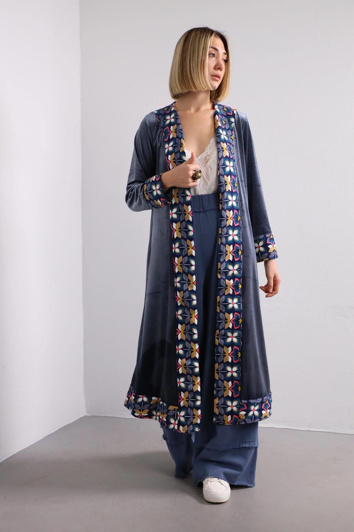 İndigo Mavi Kenarları Desenli Kadife Kaftan - Şaman Butik İndigo Mavi Kenarları Desenli Kadife Kaftan