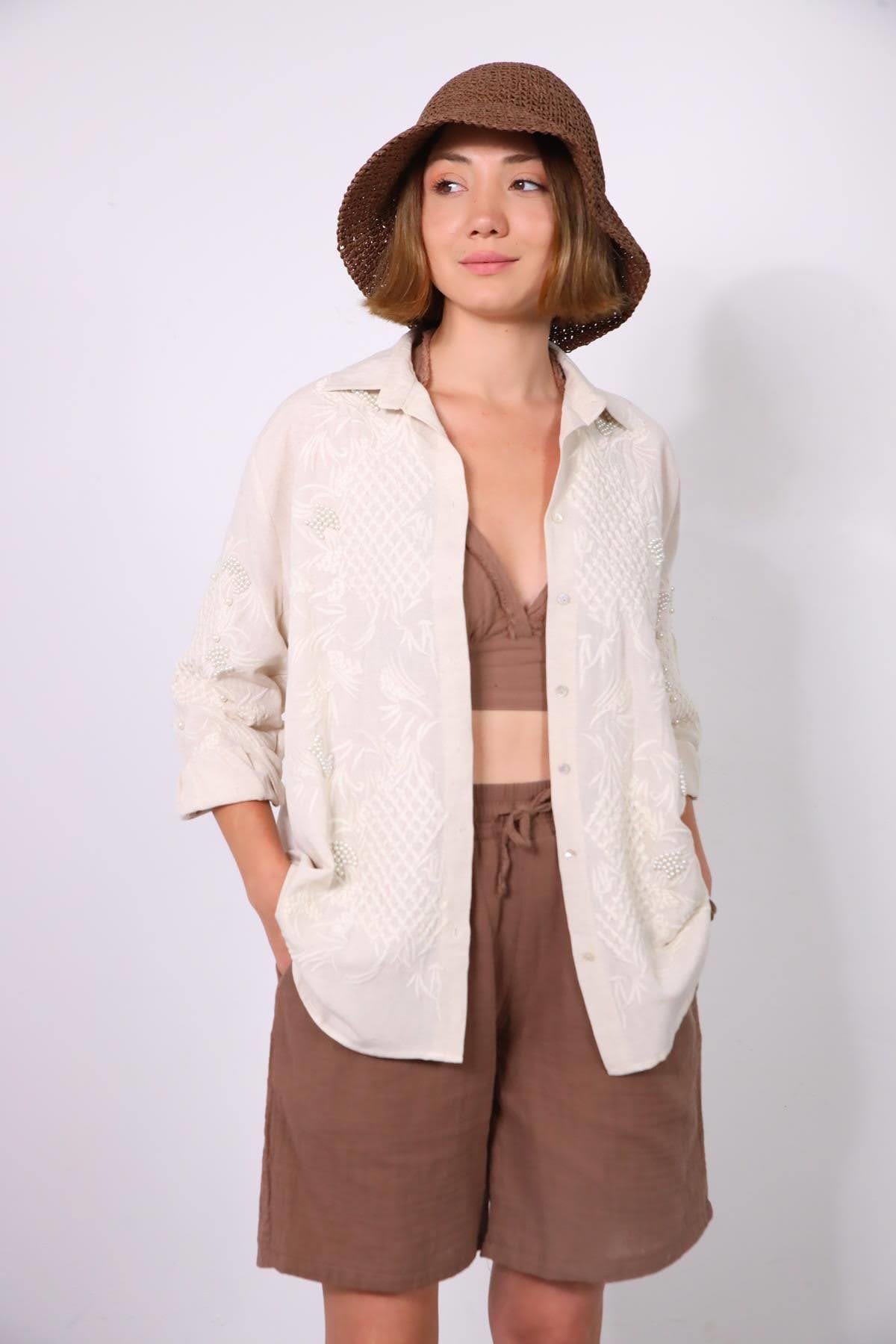 Krem Rengi Nakışlı İnci İşlemeli Oversize Gömlek - Şaman Butik Krem Rengi Nakışlı İnci İşlemeli Oversize Gömlek
