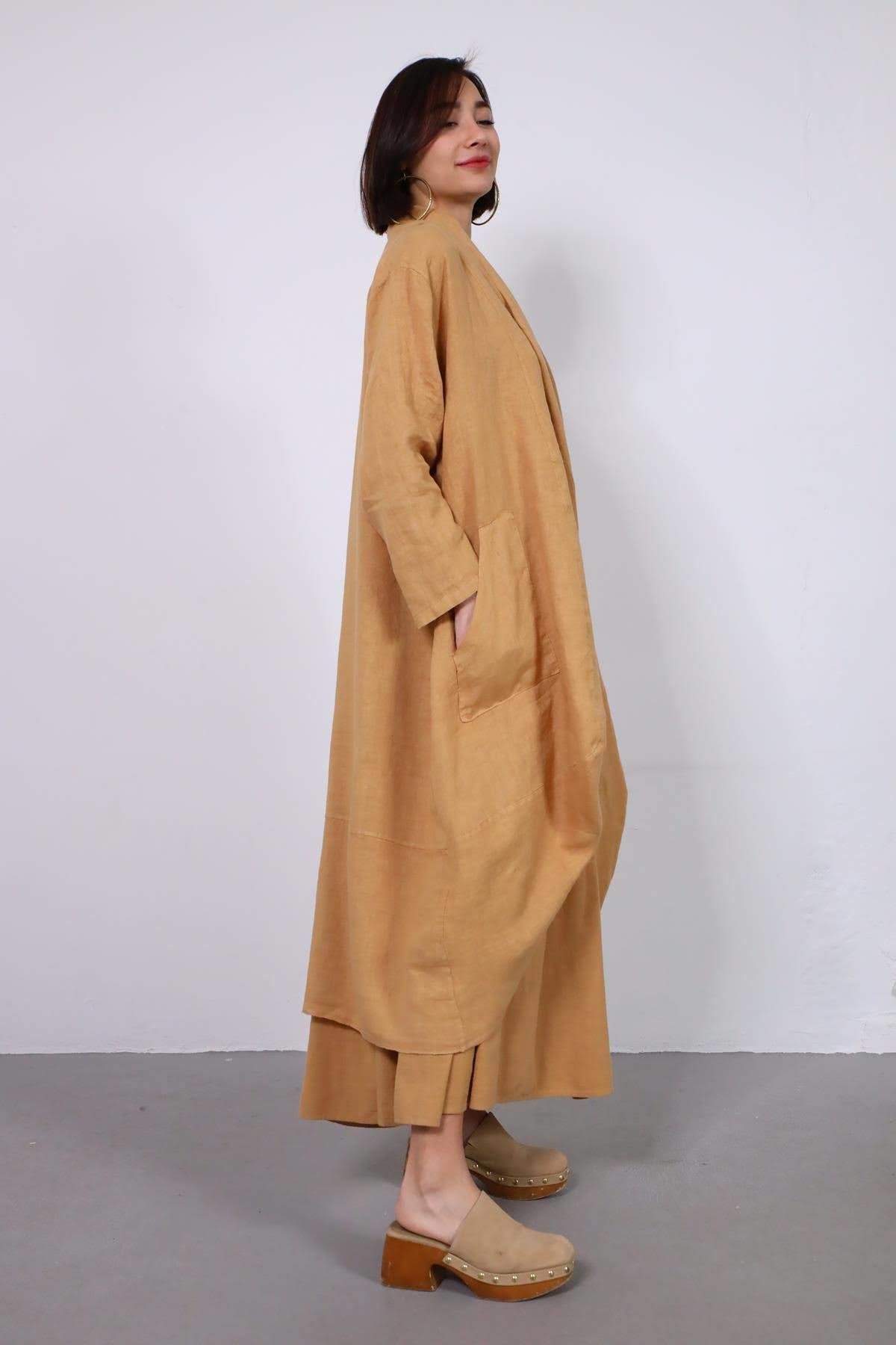 Camel Rengi Cepli Arkası Dikiş Detaylı Keten Kaftan