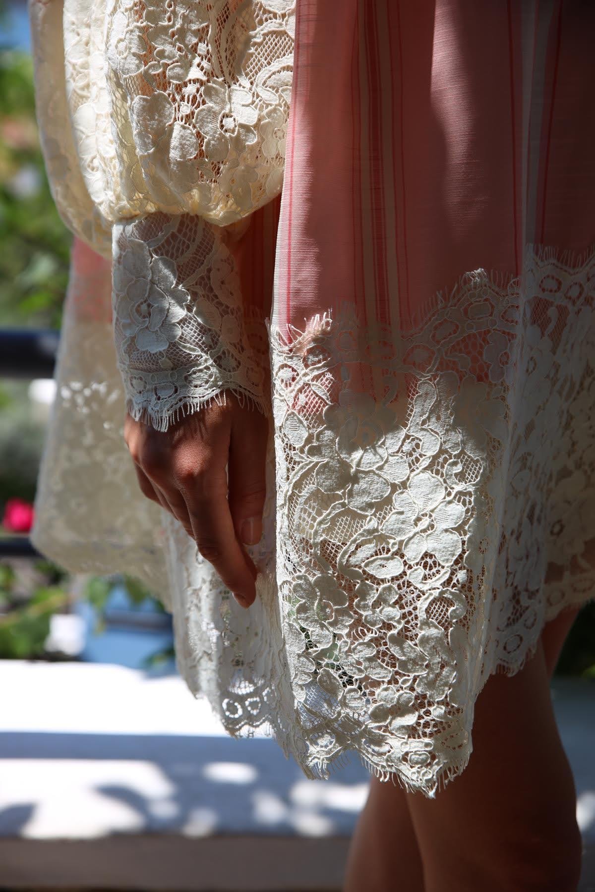 Somon Rengi Şal Yaka Dantel Detaylı Kısa Şık Elbise - Şaman Butik Somon Rengi Şal Yaka Dantel Detaylı Kısa Şık Elbise