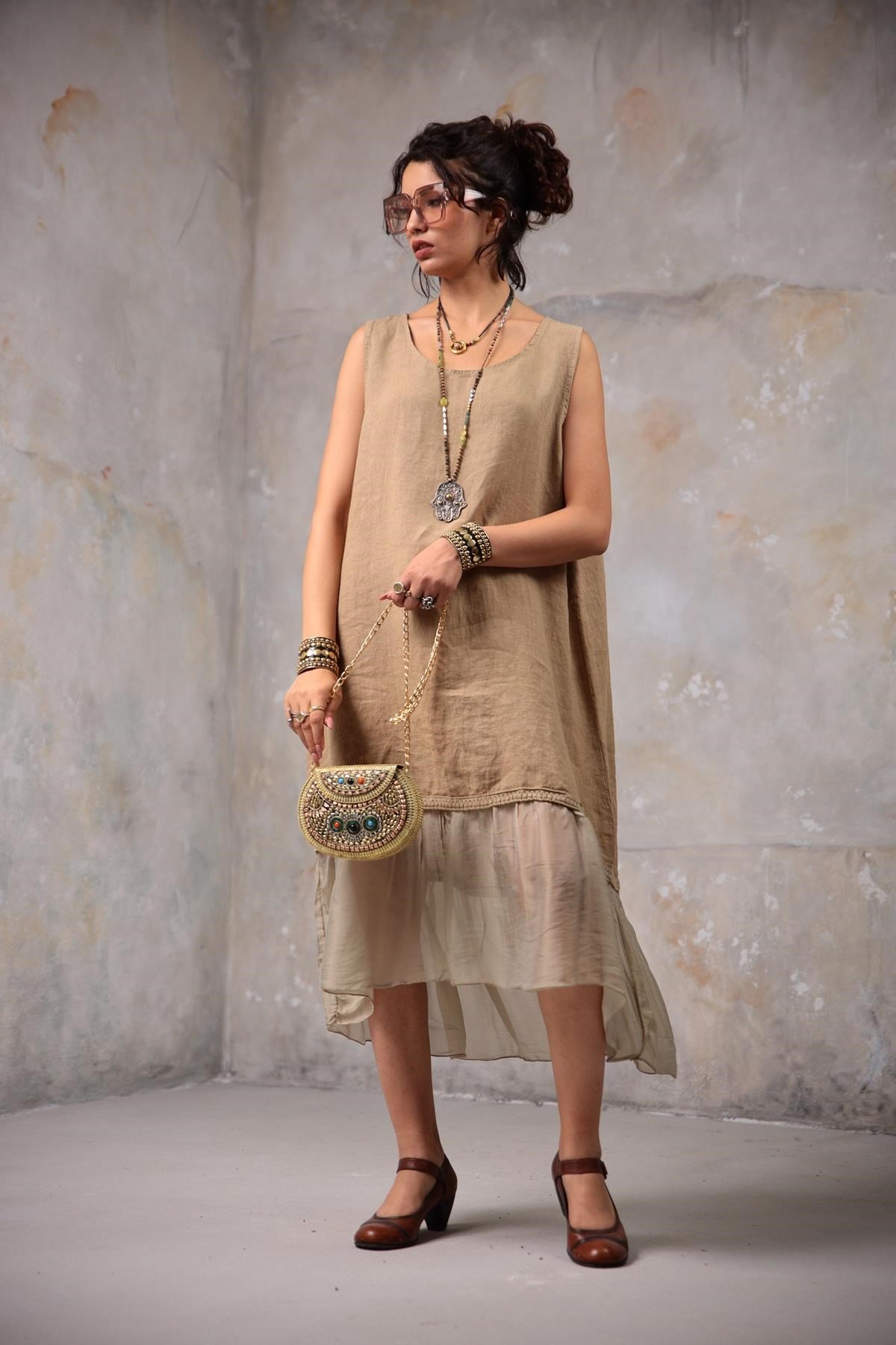 Camel Kolsuz İpek Detaylı Keten Elbise - Şaman Butik Camel Kolsuz İpek Detaylı Keten Elbise