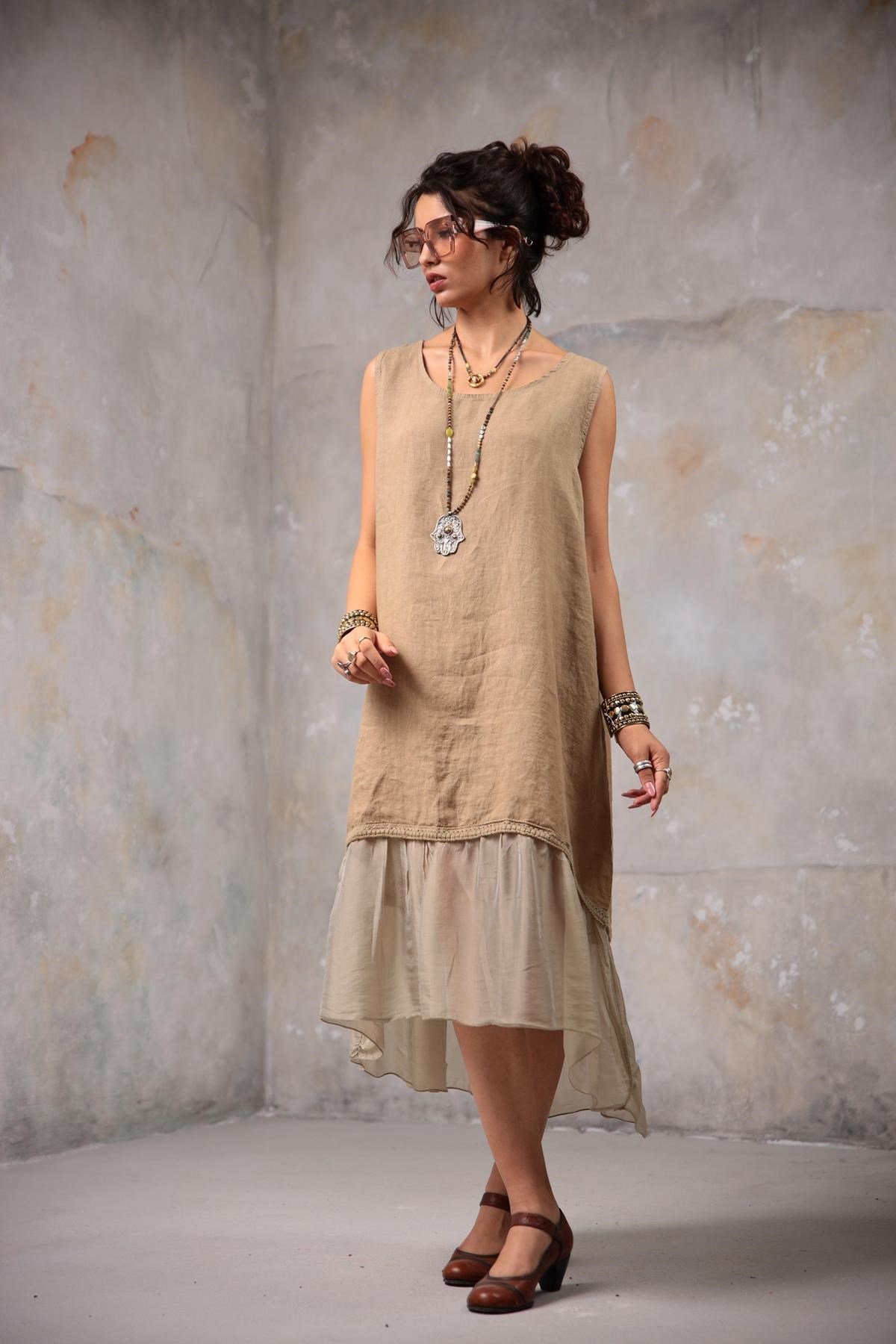 Camel Kolsuz İpek Detaylı Keten Elbise - Şaman Butik Camel Kolsuz İpek Detaylı Keten Elbise