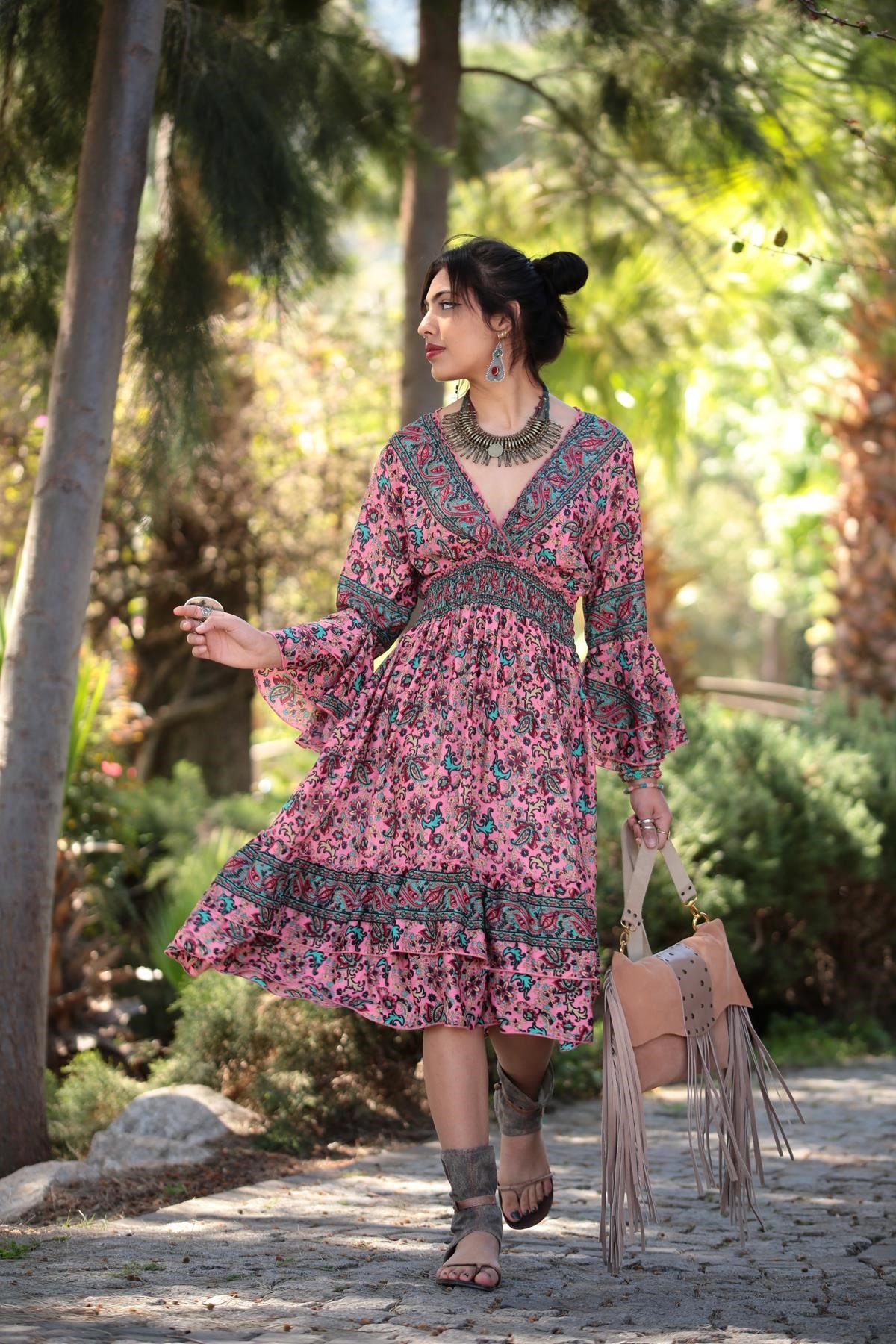 Pembe Desenli Gipeli İspanyol Kol İpek Elbise - Şaman Butik Pembe Desenli Gipeli İspanyol Kol İpek Elbise